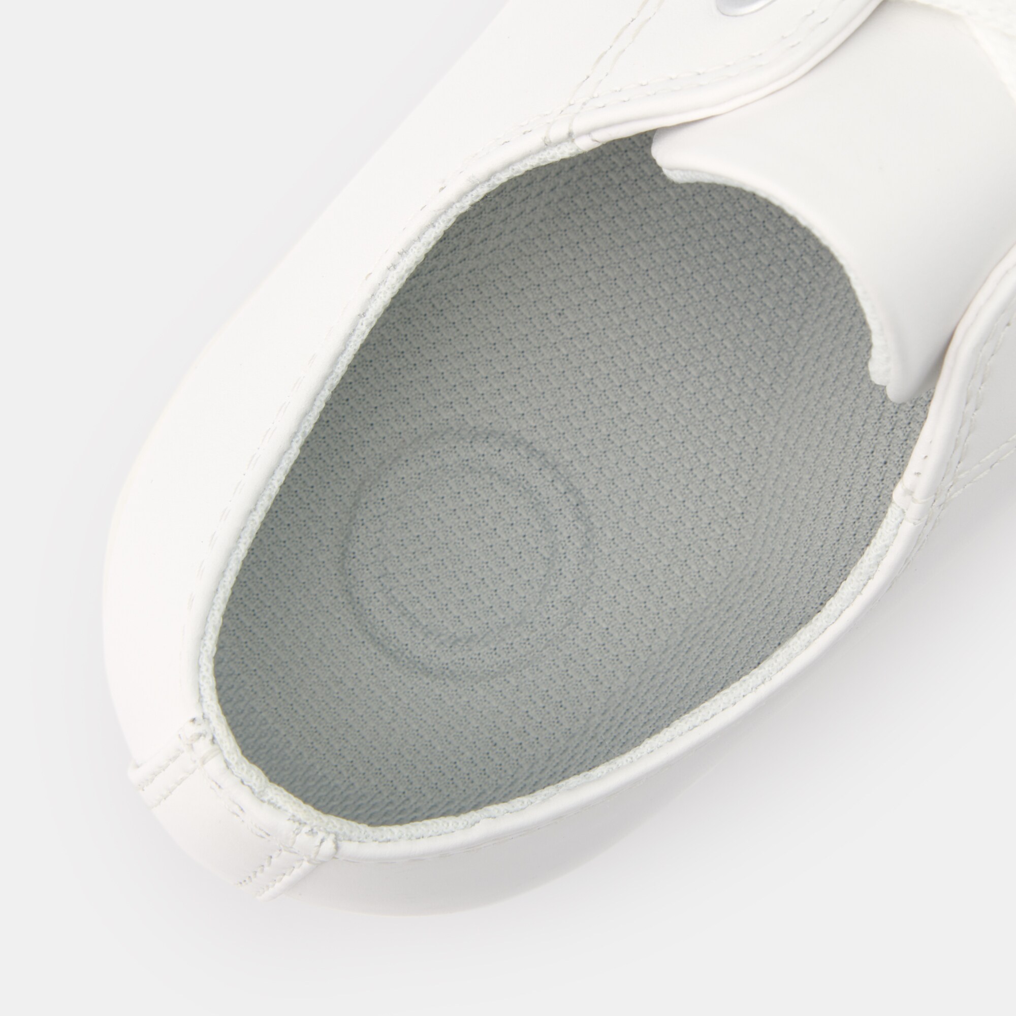 疲れにくい　撥水　レザースニーカー