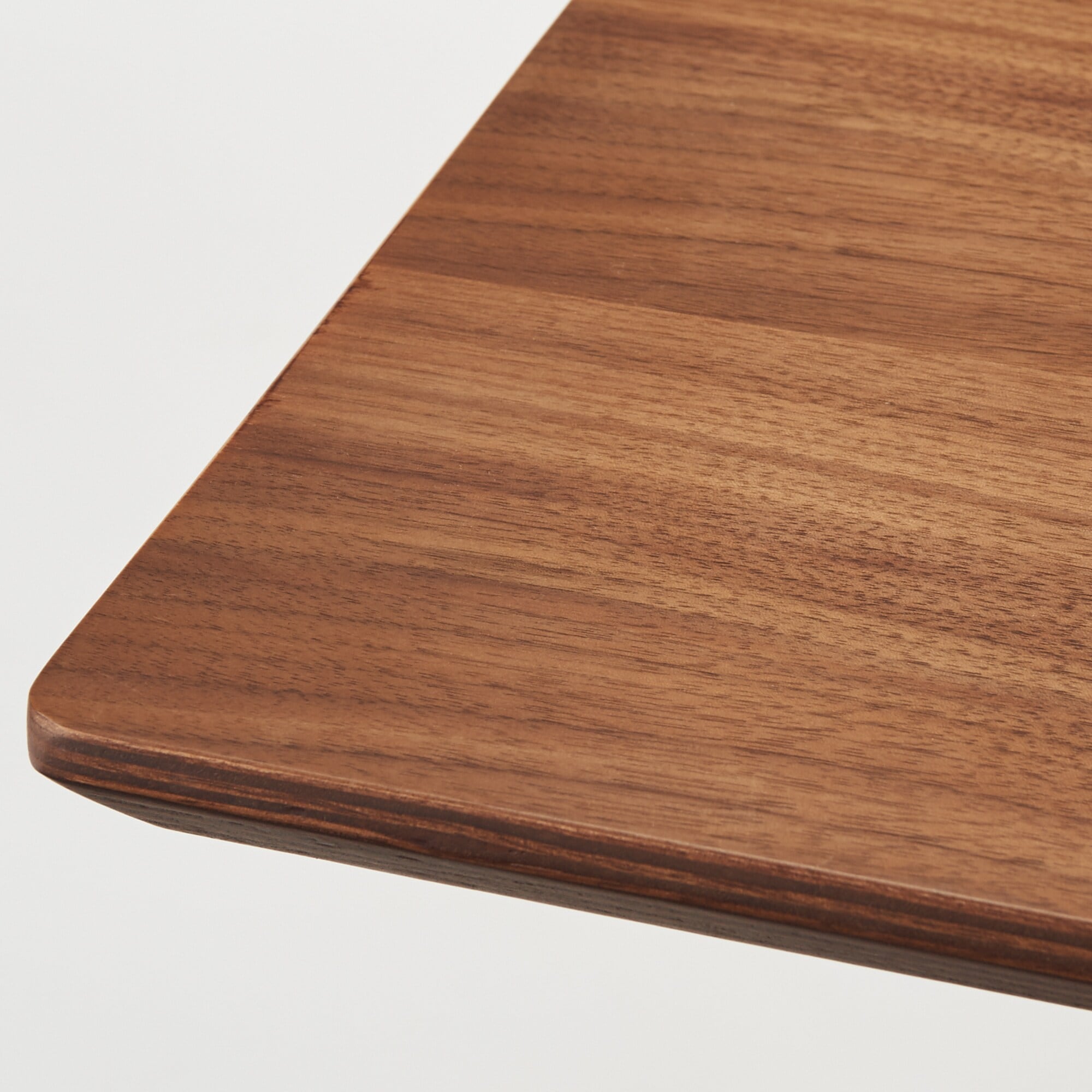 リビングでもダイニングでもつかえるテーブル・３・ウォールナット材