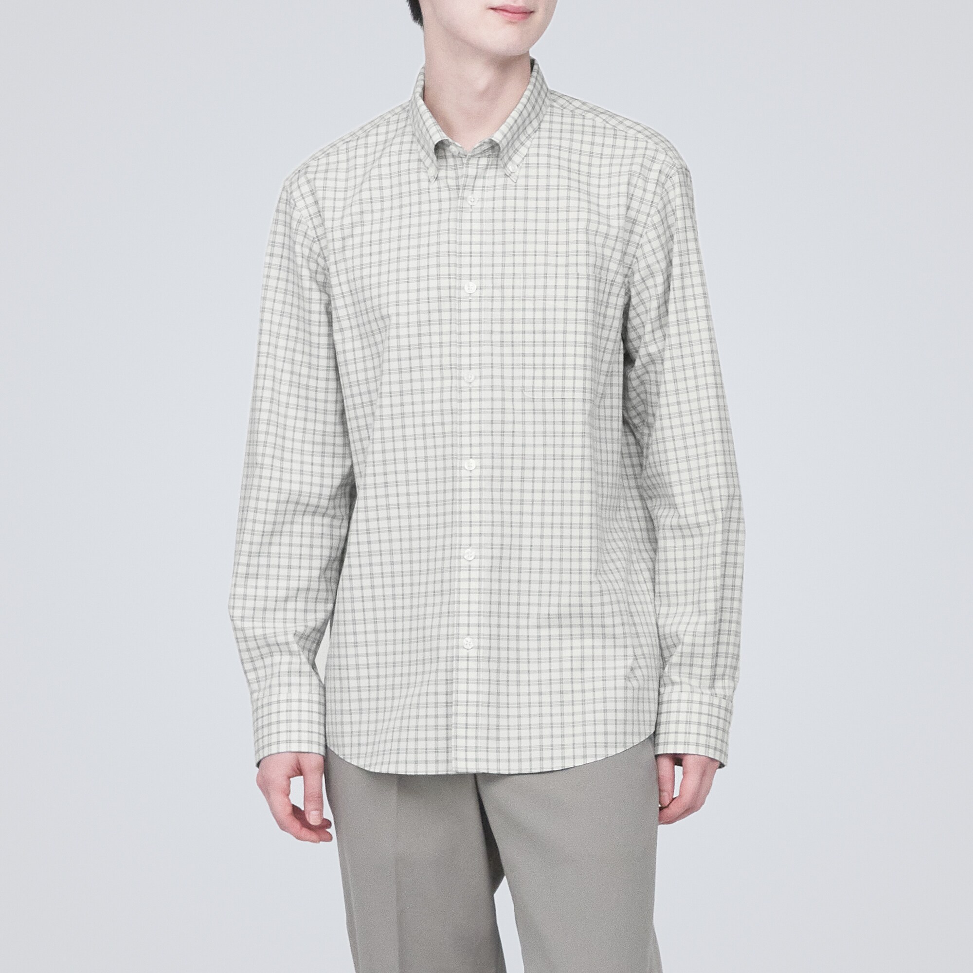 シワになりにくいボタンダウン長袖シャツ