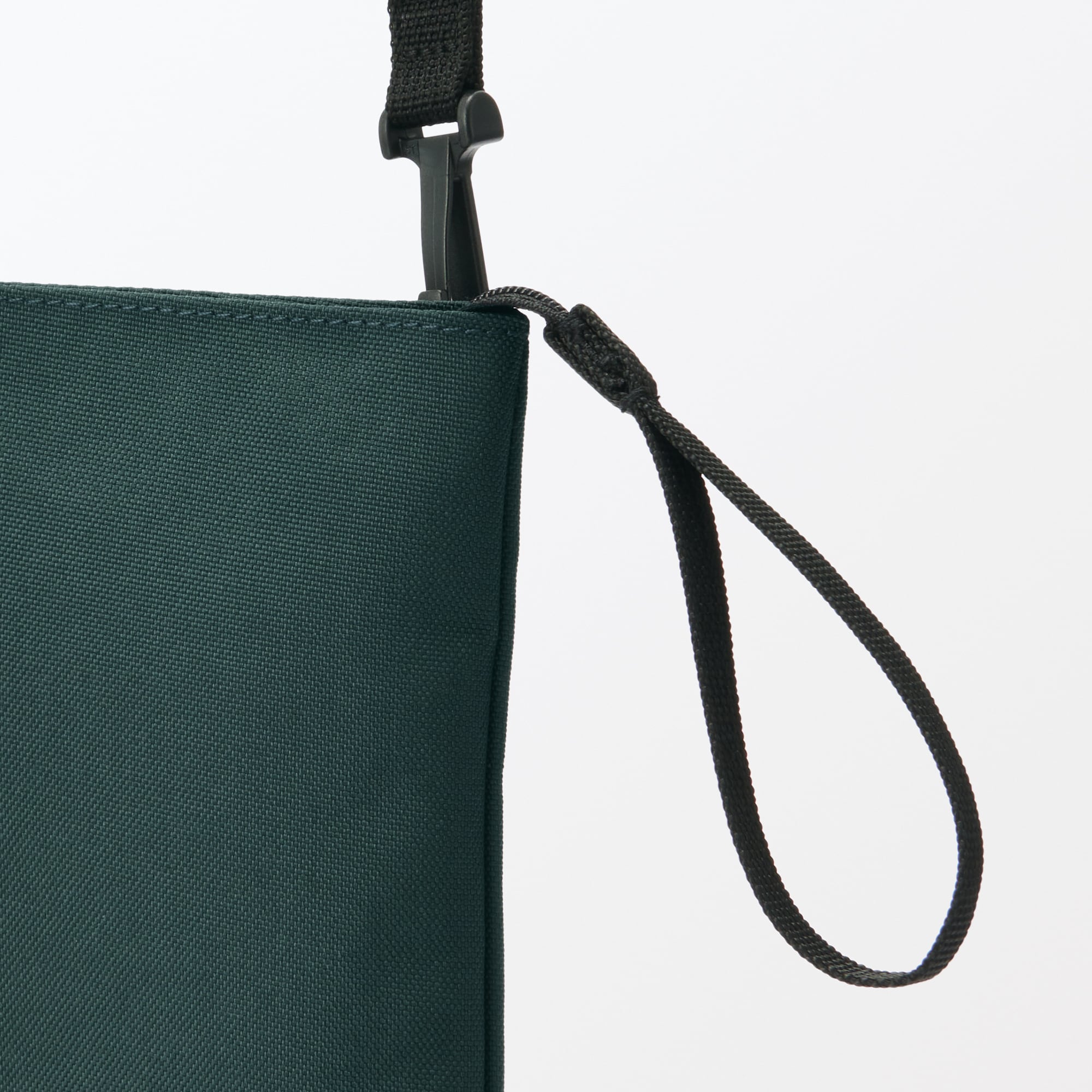 ポーチとしても使える　撥水ミニサコッシュ