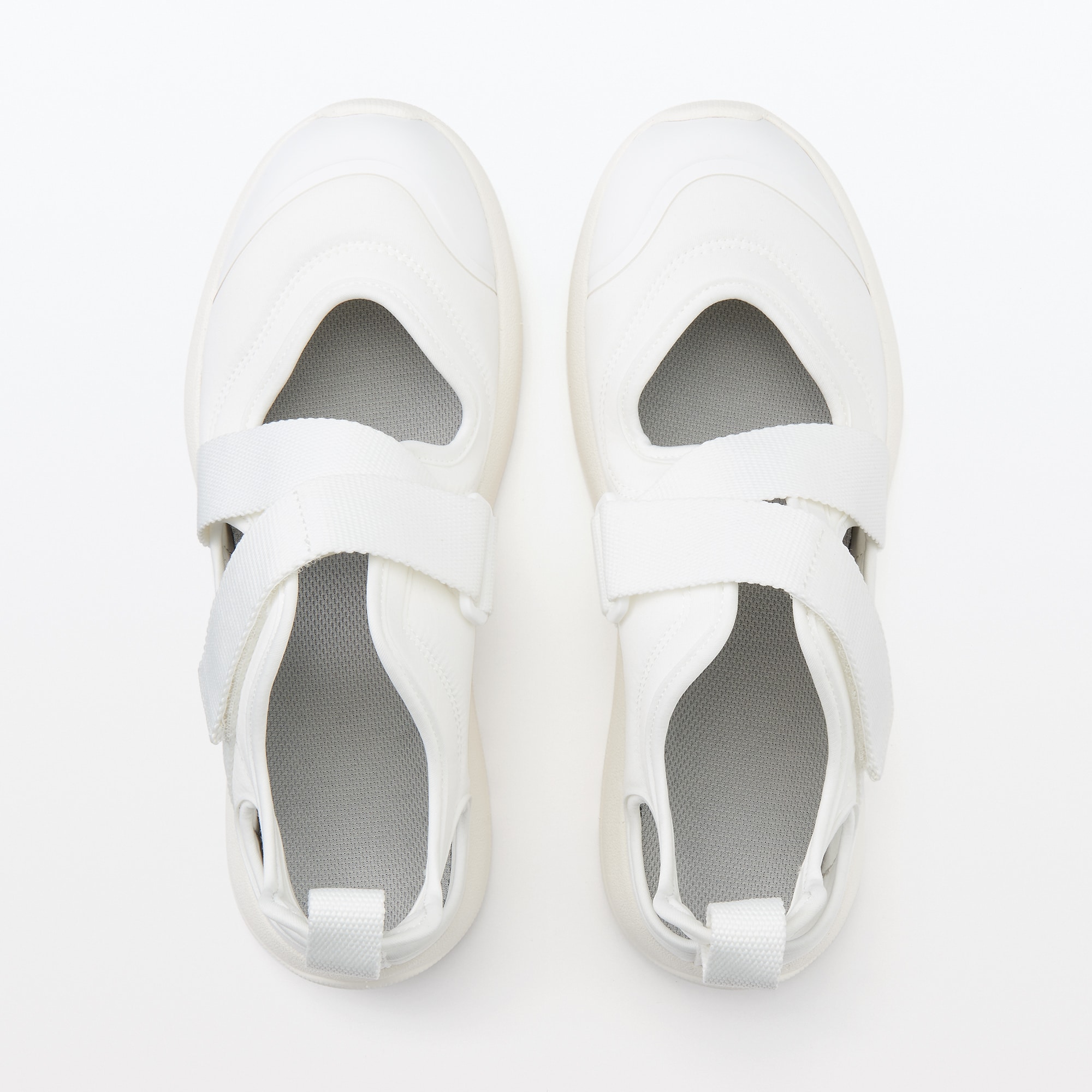 スニーカーサンダル