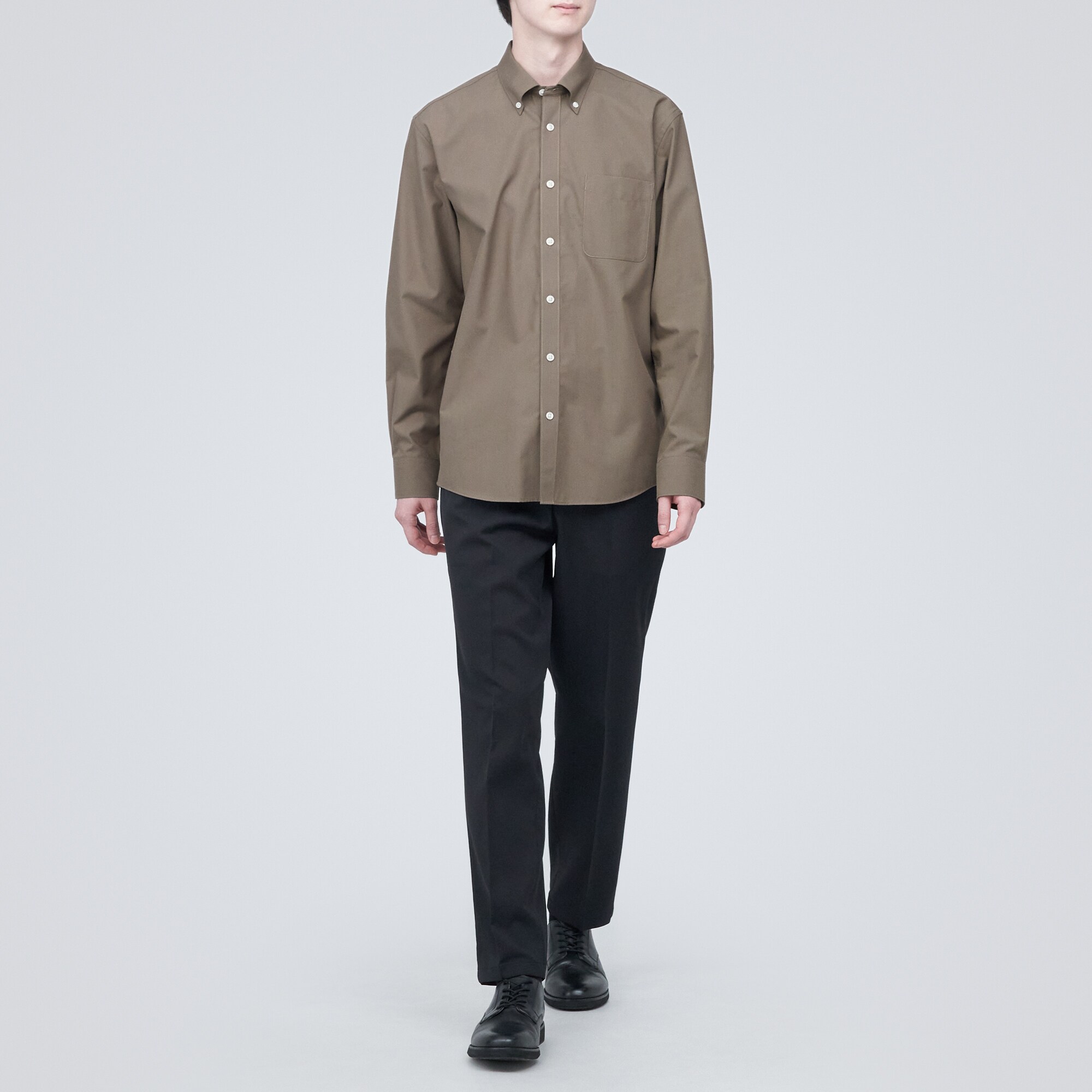 シワになりにくいボタンダウン長袖シャツ