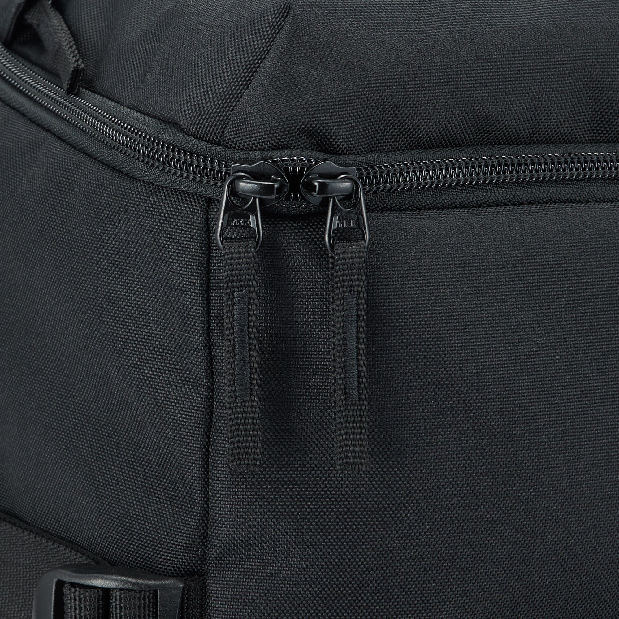 肩の負担を軽くする　撥水上から開くリュックサック