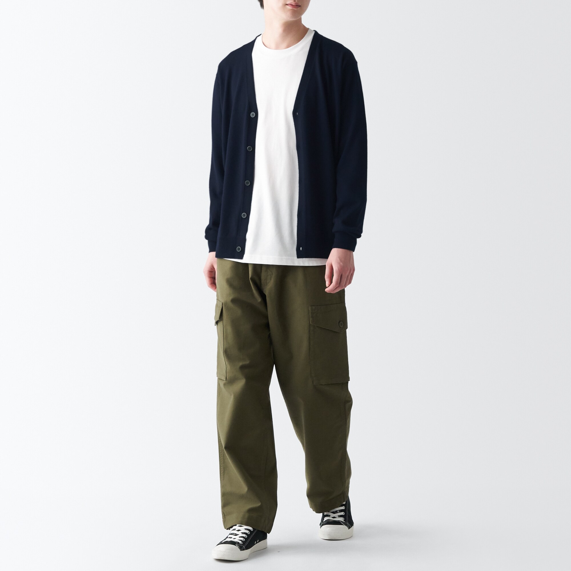 洗えるウールハイゲージＶネックカーディガン