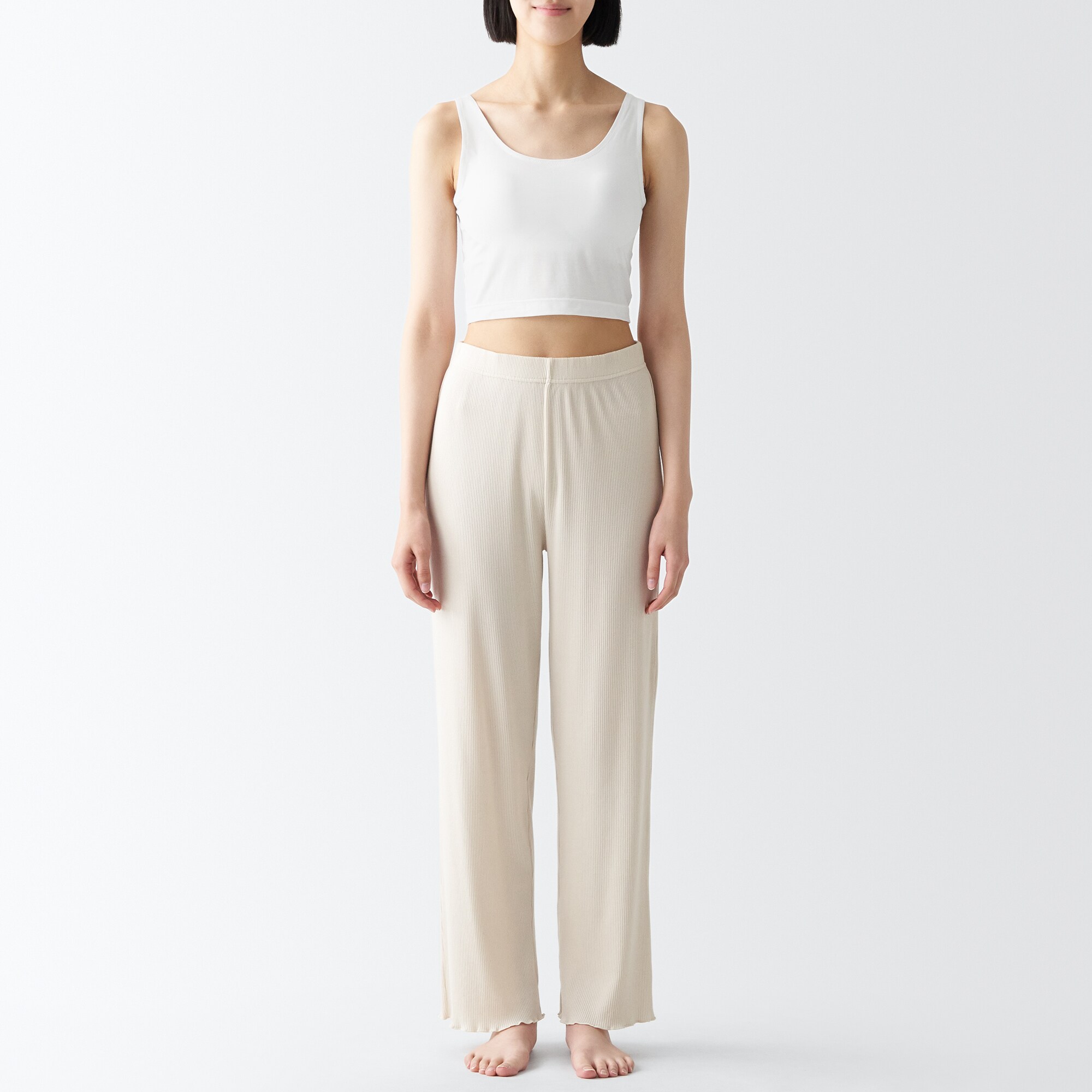 なめらかブラハーフ丈タンクトップ