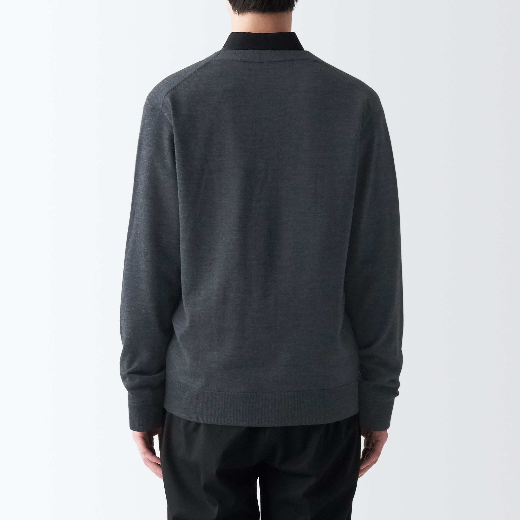 洗えるウールハイゲージＶネックカーディガン