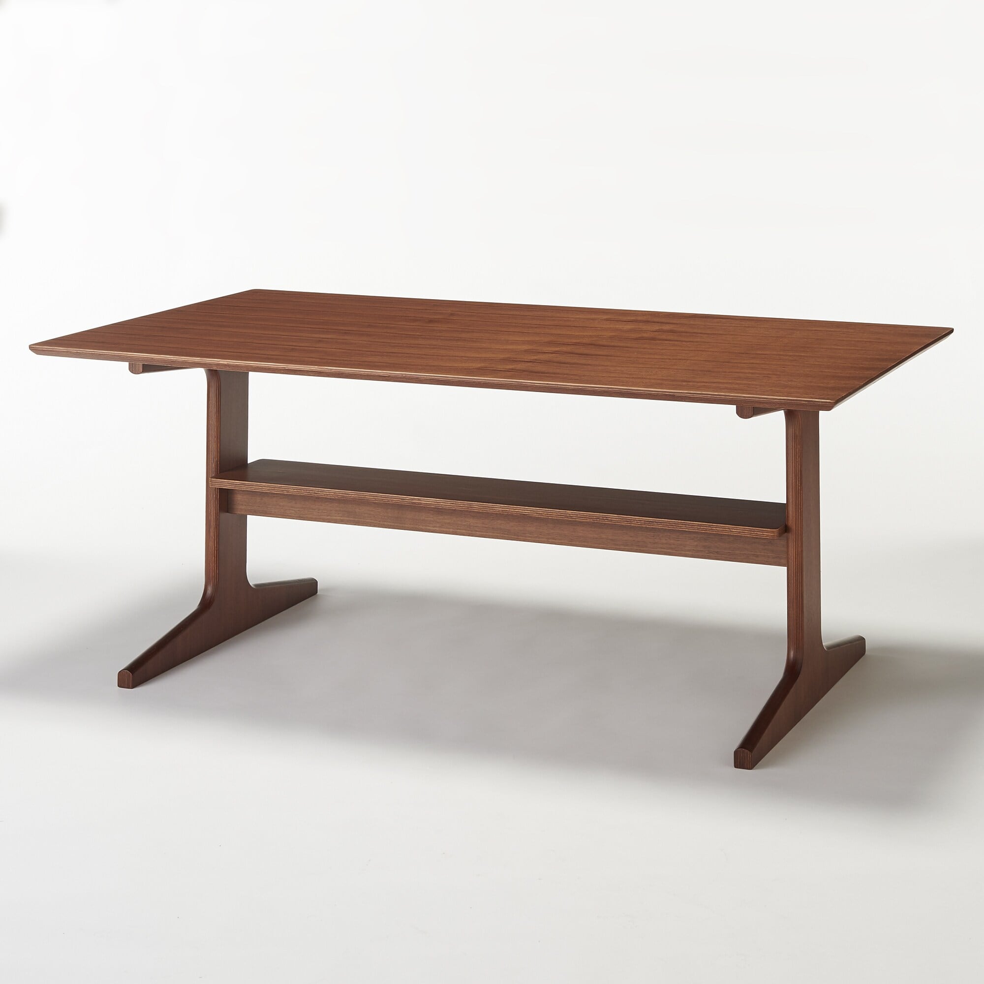 リビングでもダイニングでもつかえるテーブル・３・ウォールナット材