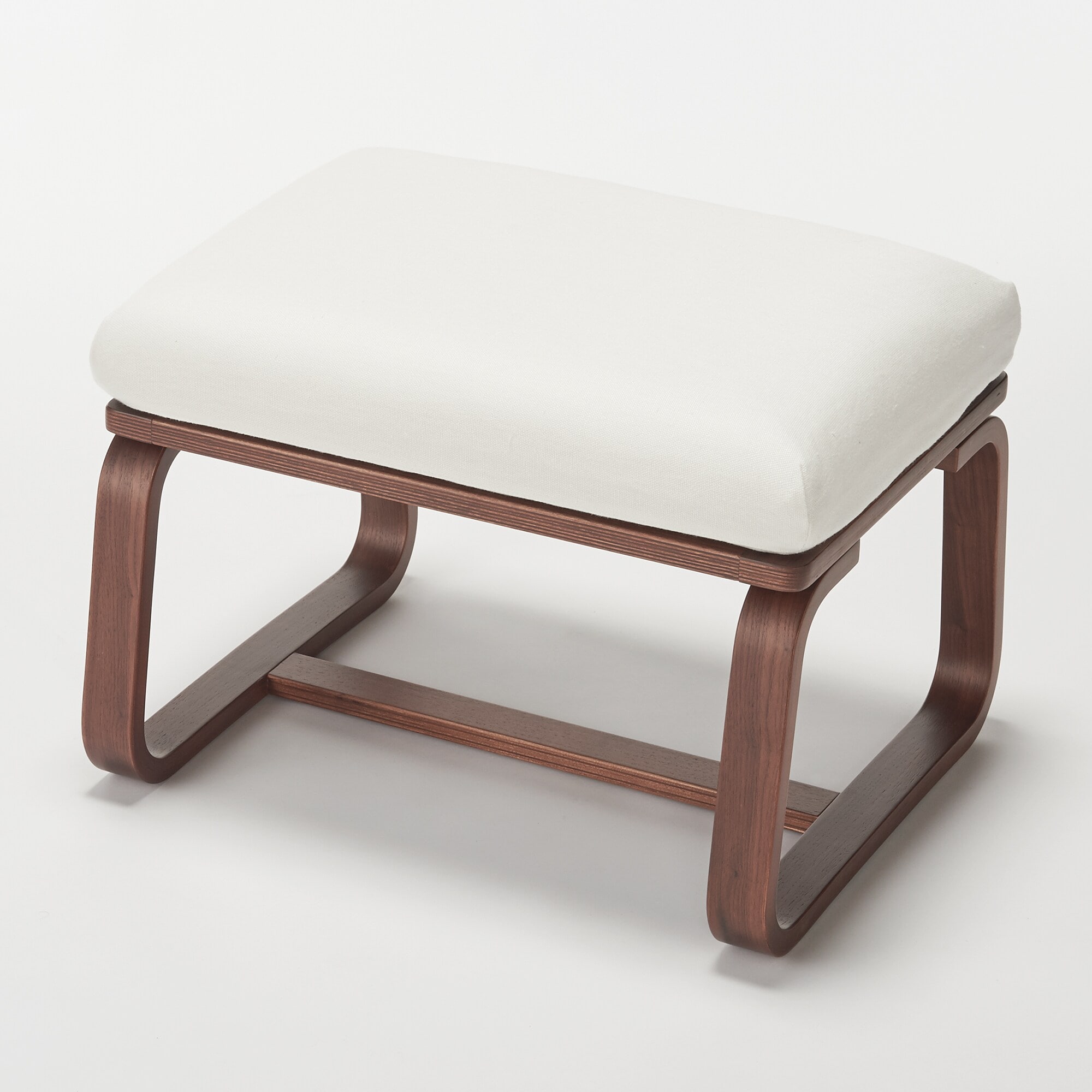 リビングでもダイニングでもつかえるベンチ・２・ウォールナット材（カバー別売り）