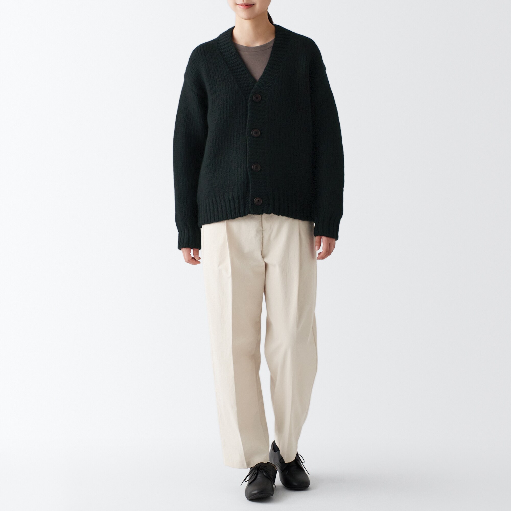 手編みニットカーディガン