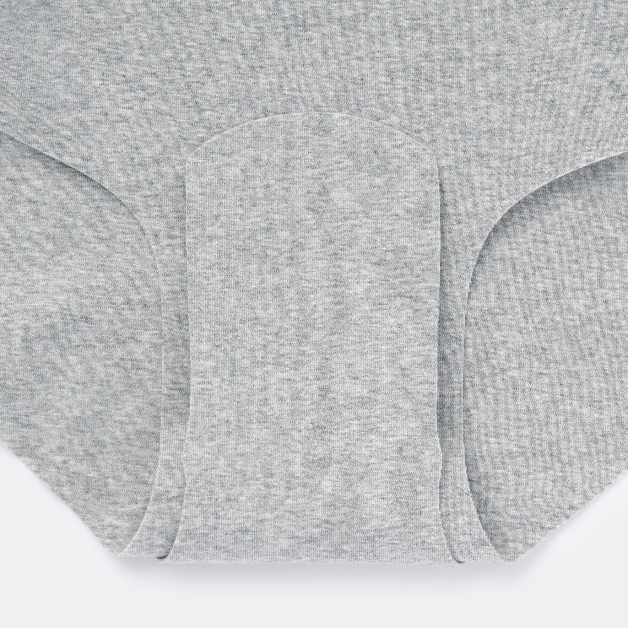 どこにも縫い目がないサニタリーショーツ