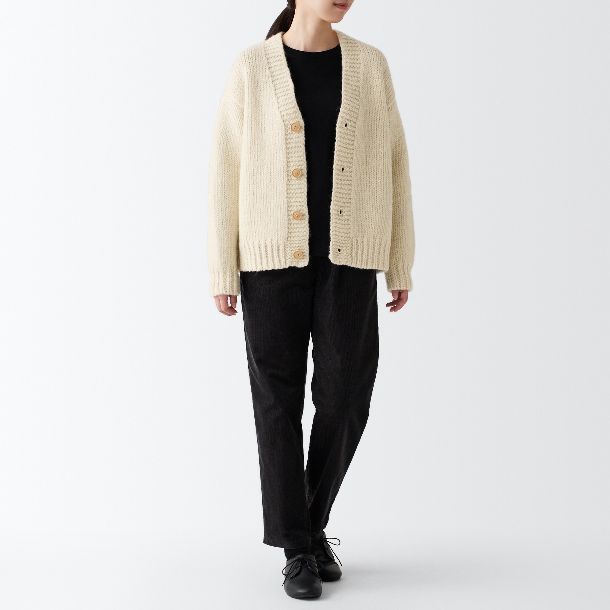 手編みニットカーディガン