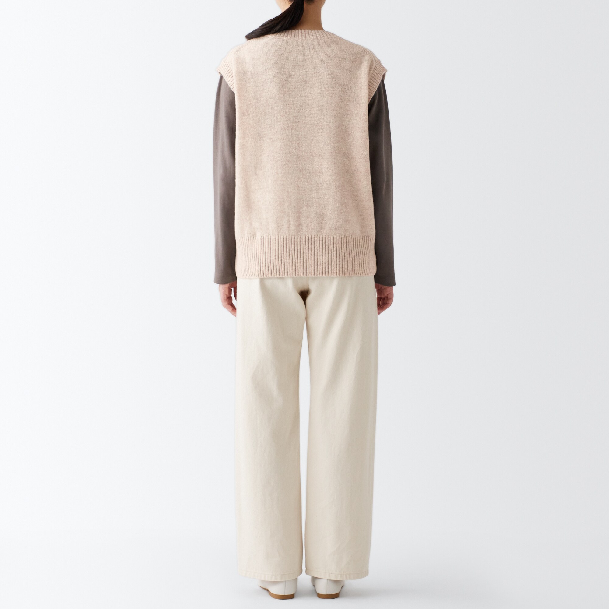 残糸で編んだクルーネックベスト