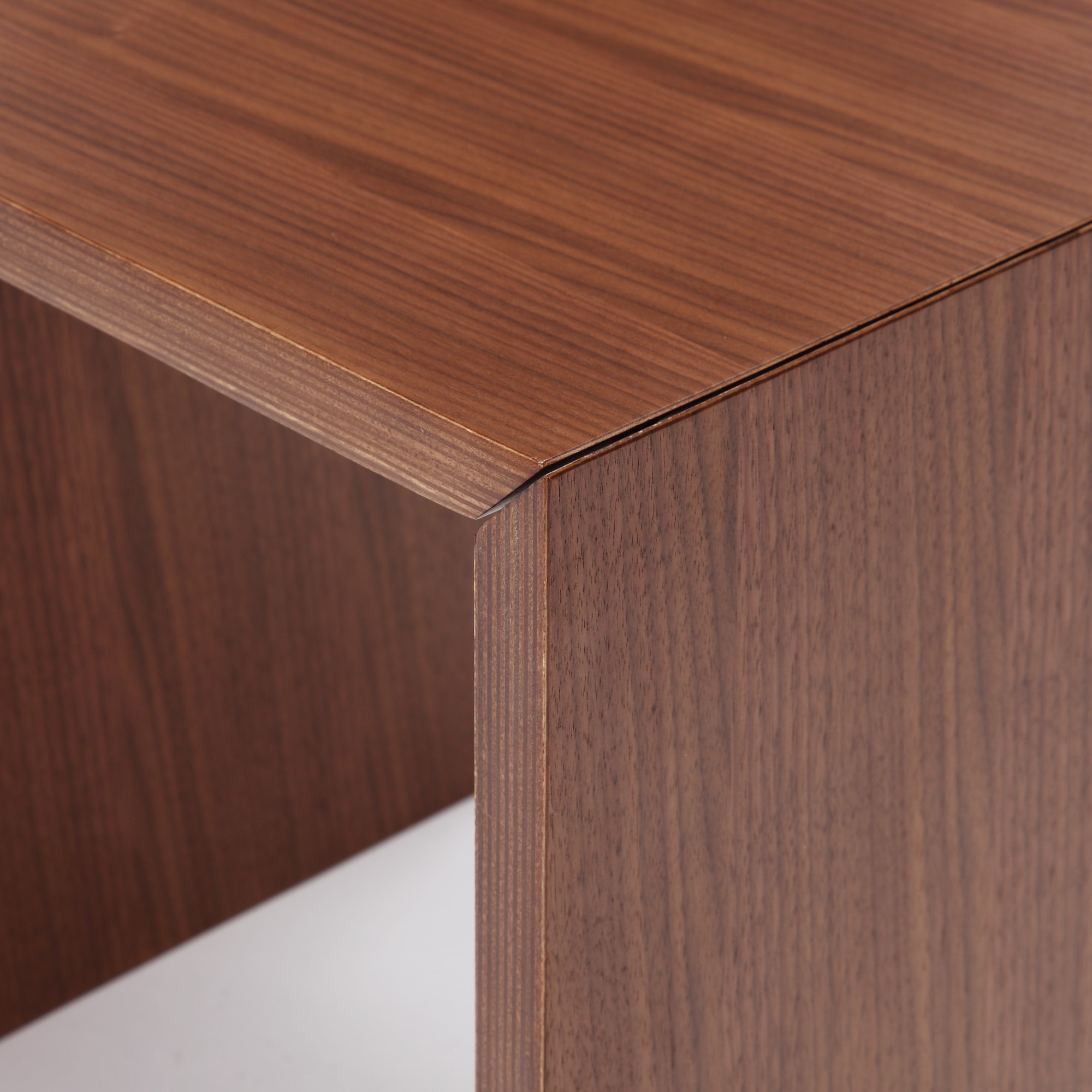 コの字の家具　積層合板　幅３５ｃｍ