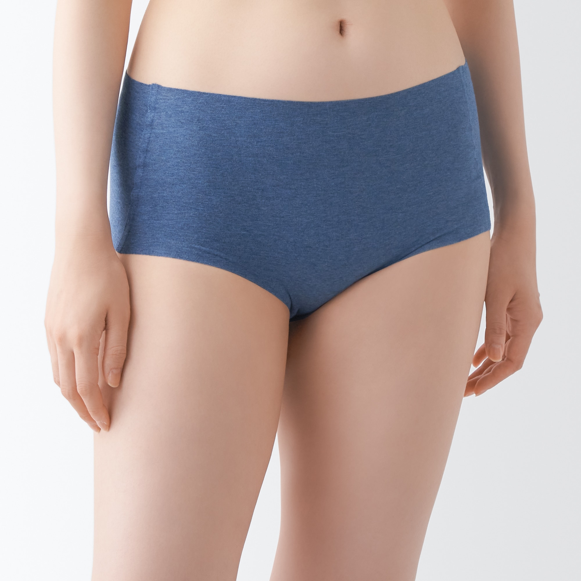 どこにも縫い目がないハイライズショーツ