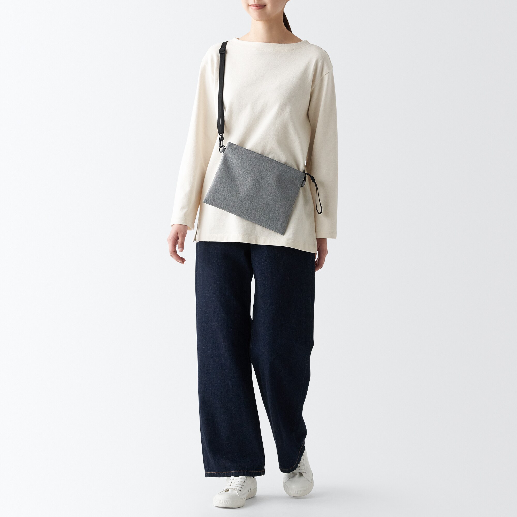 ポーチとしても使える　撥水サコッシュ