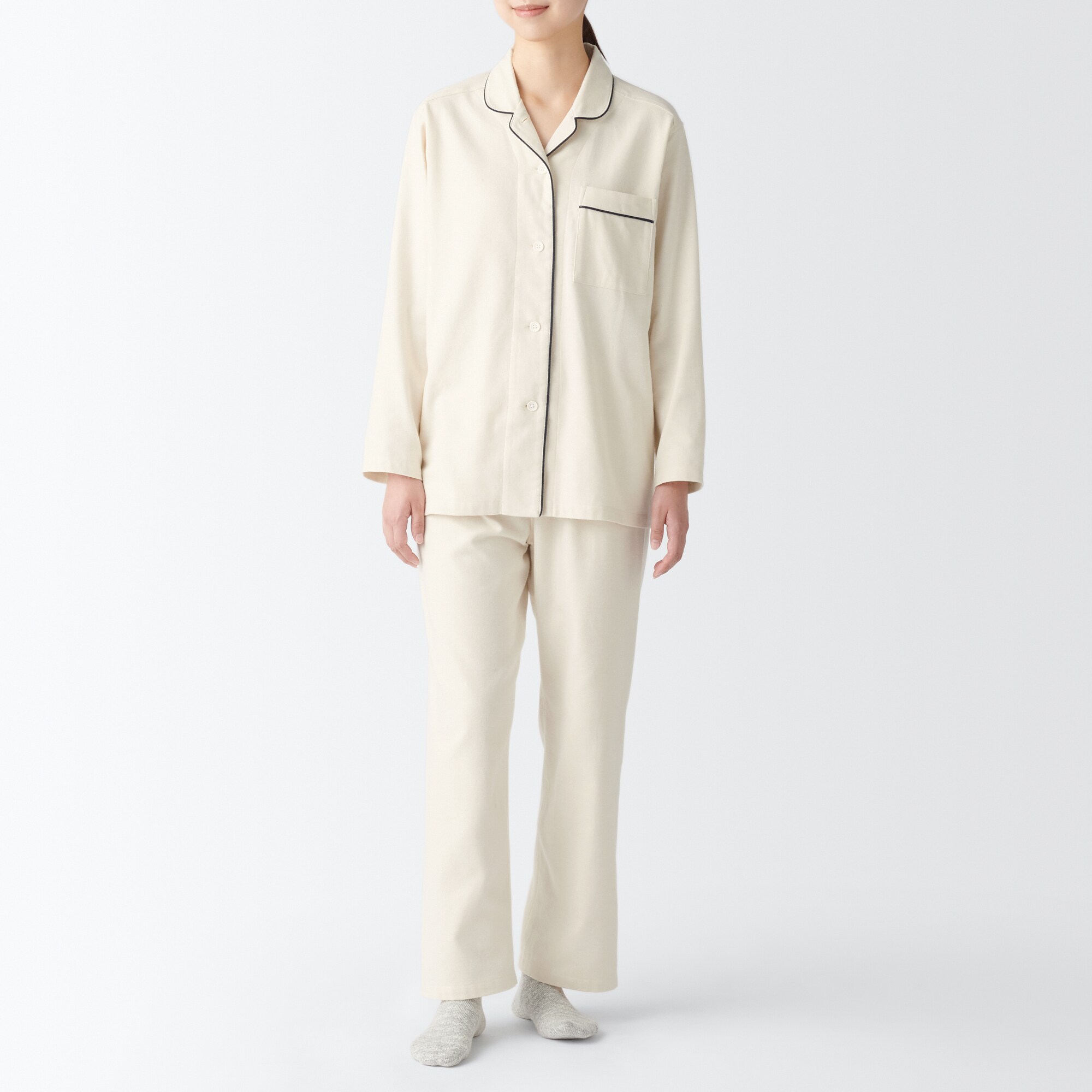 【両面起毛で温かい】脇に縫い目のない　フランネルパジャマ（新仕様：開襟・丸襟タイプ、お尻ポケットあり）