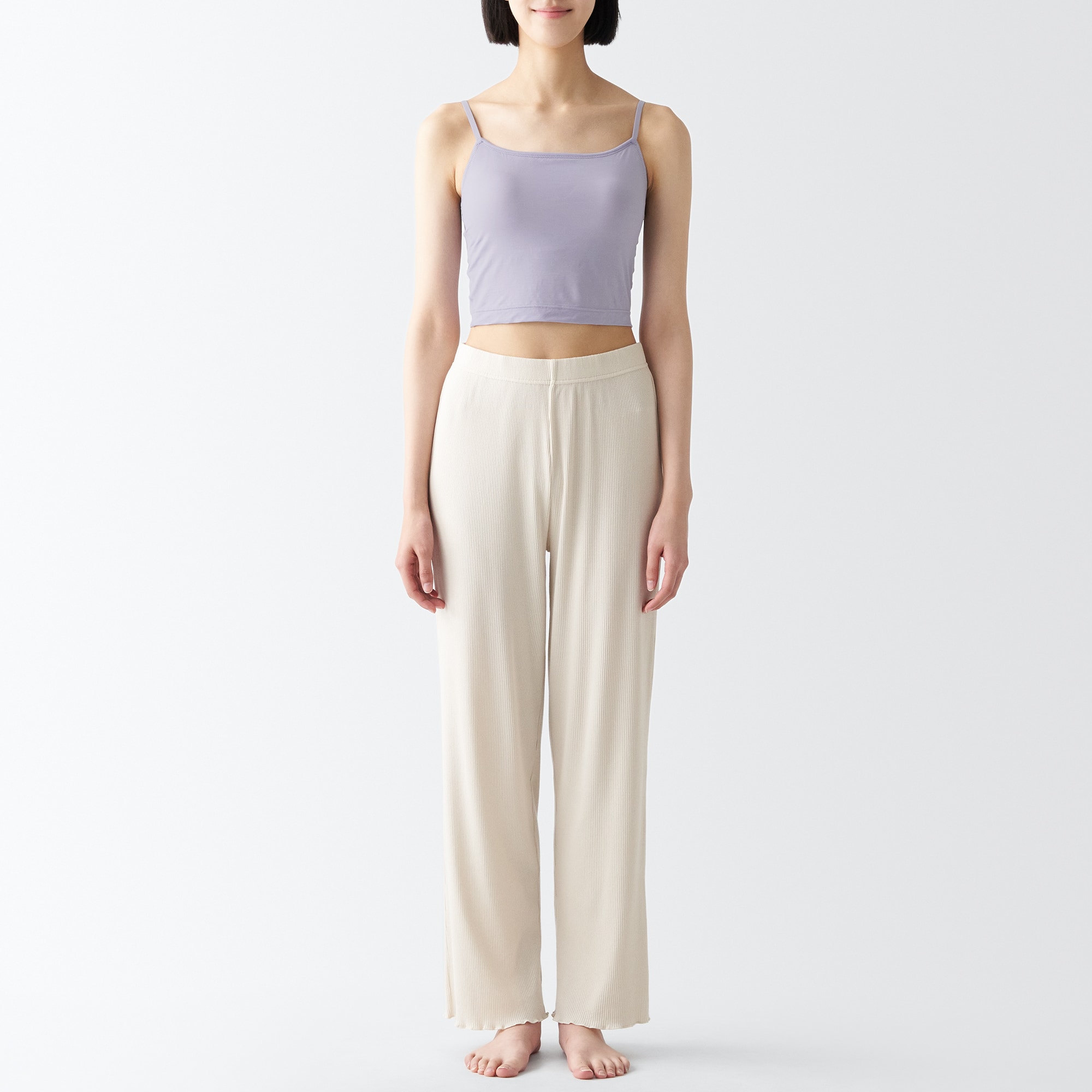 なめらかブラハーフ丈キャミソール