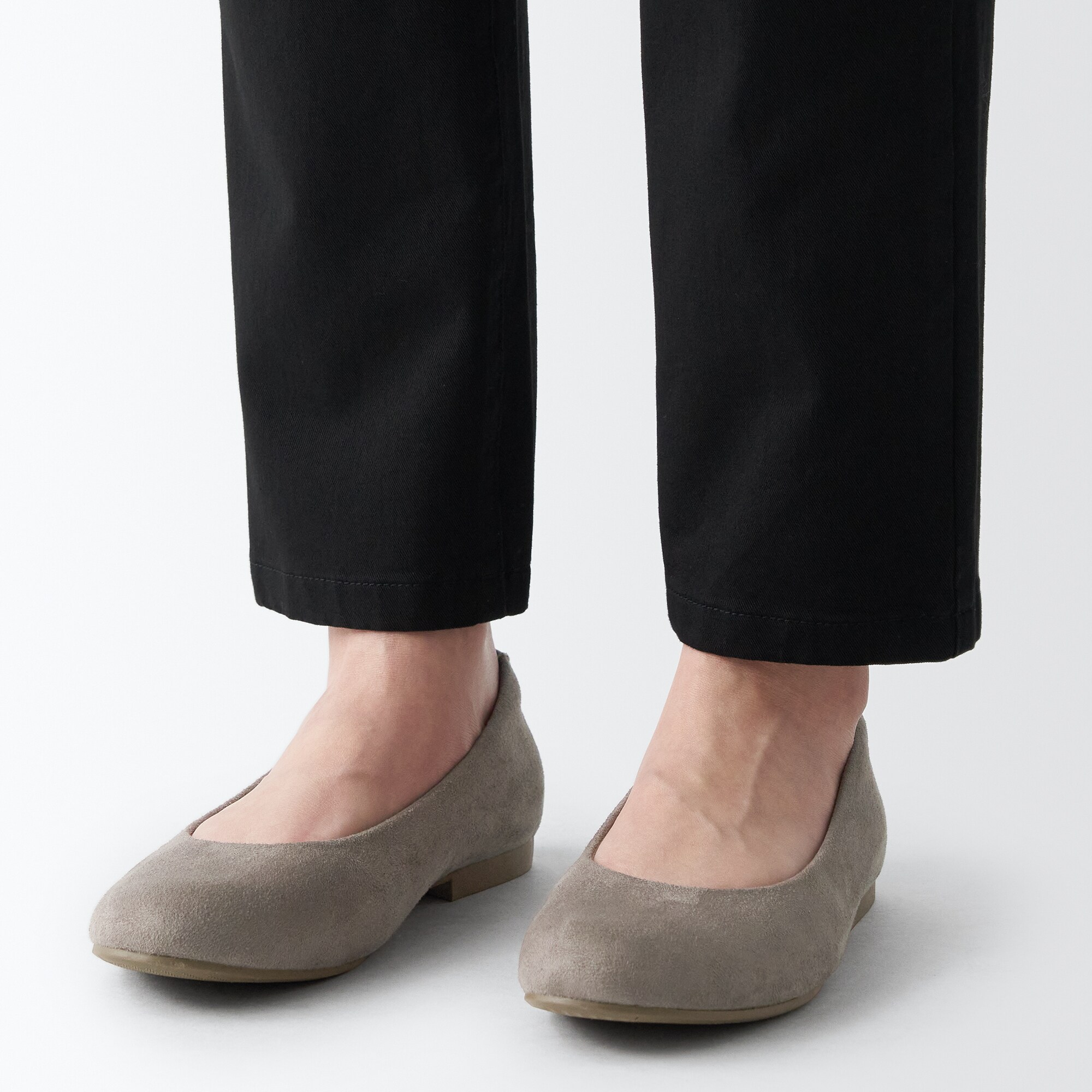 婦人　疲れにくい　起毛フラットシューズ