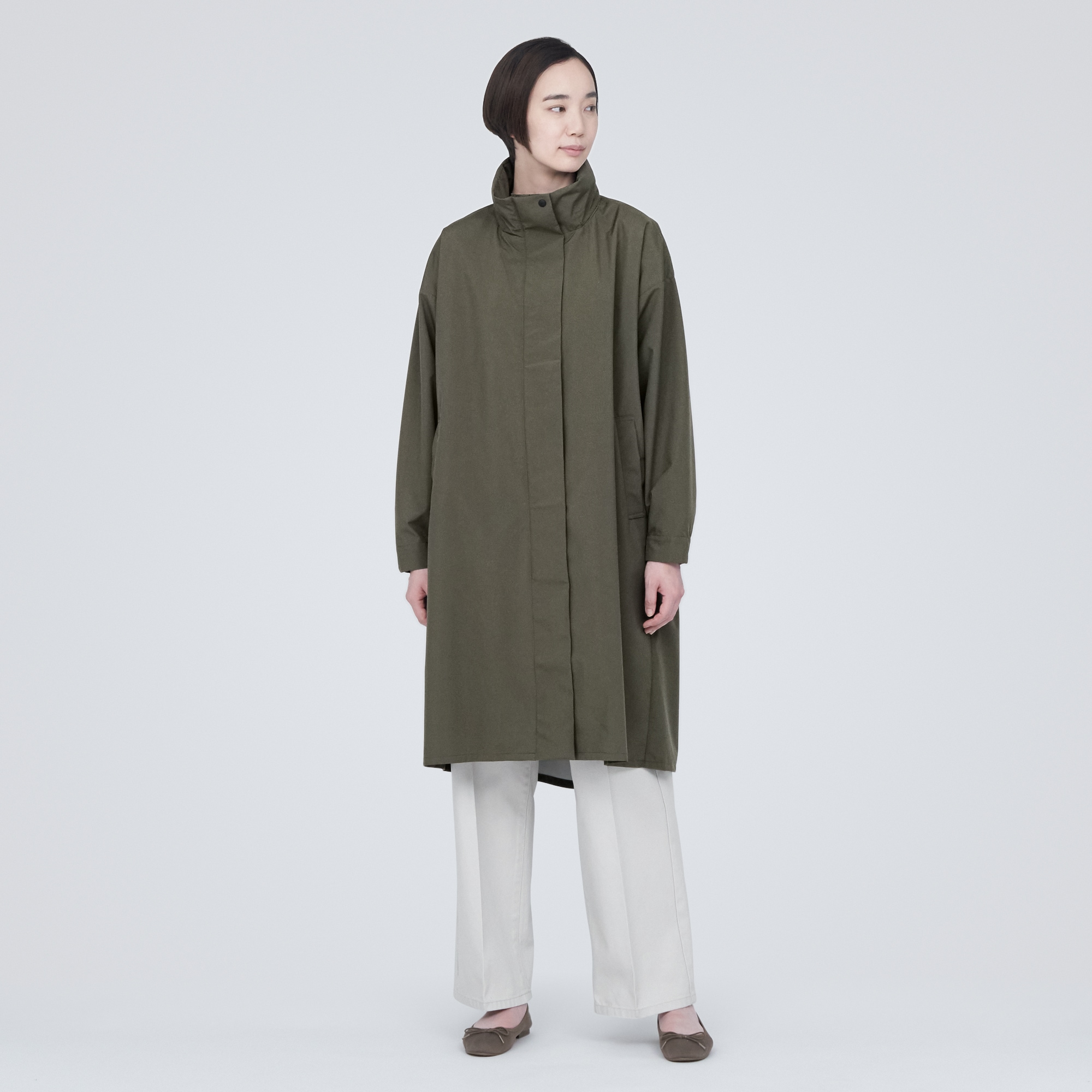 蒸れにくい　撥水フード付きロングコート