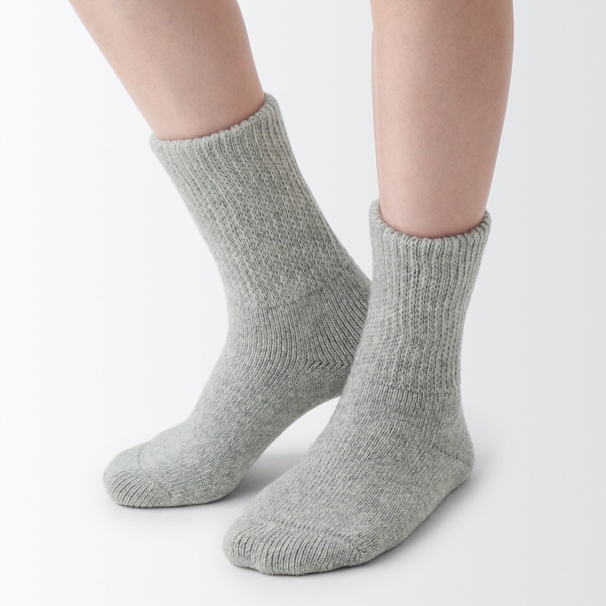 足なり直角　履き口やわらか　ヤク混　ルームソックス