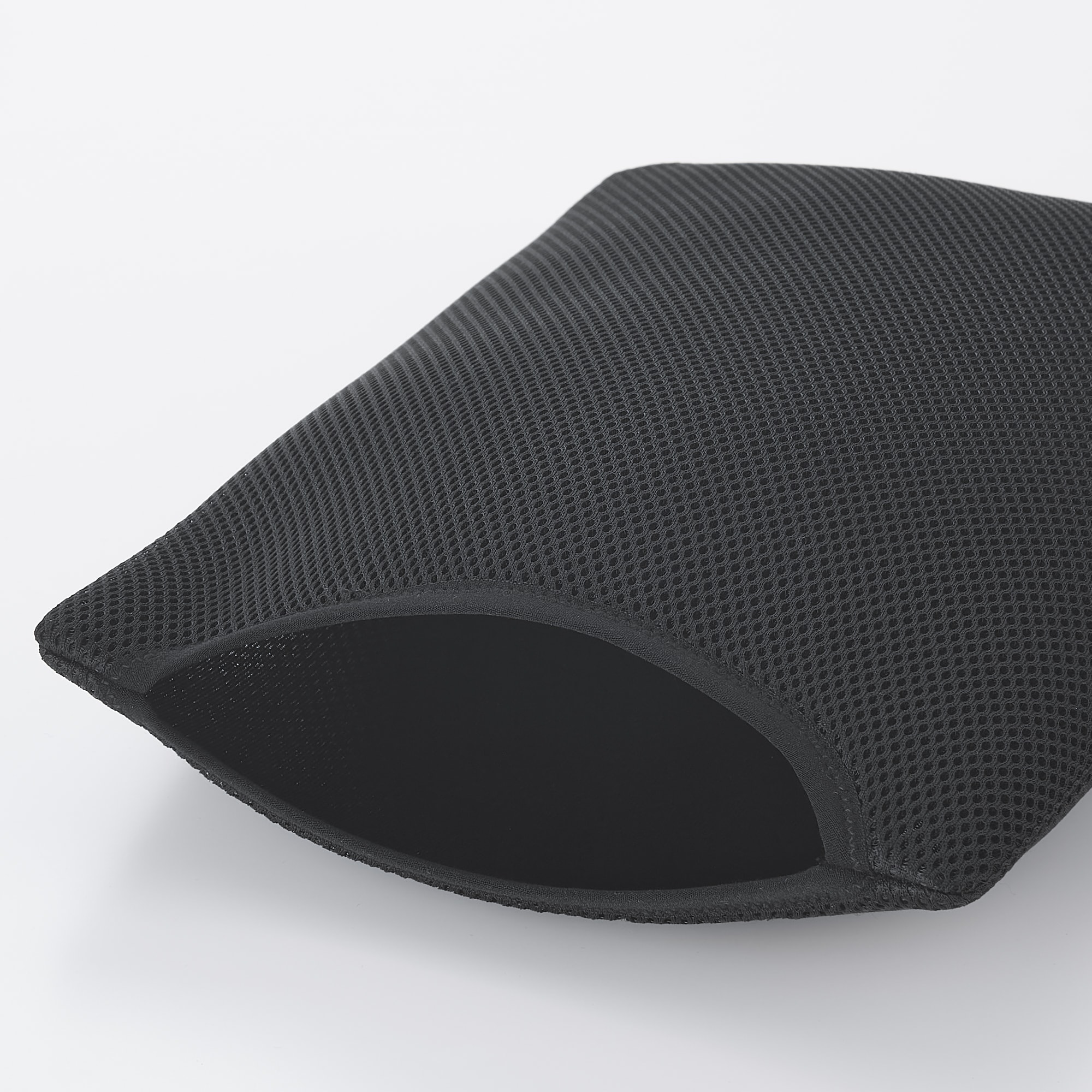 【１３型用】ポリエステルメッシュＰＣカバー　黒