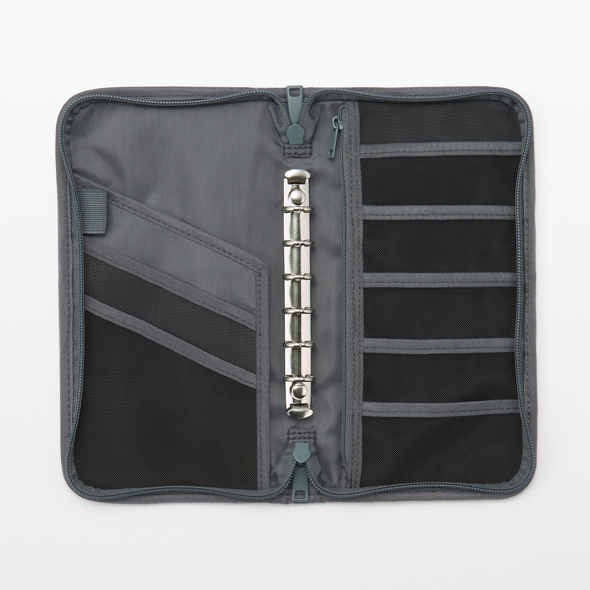 ポリエステル　パスポートケース　クリアポケット付　約２３．５×１３×２．５ｃｍ