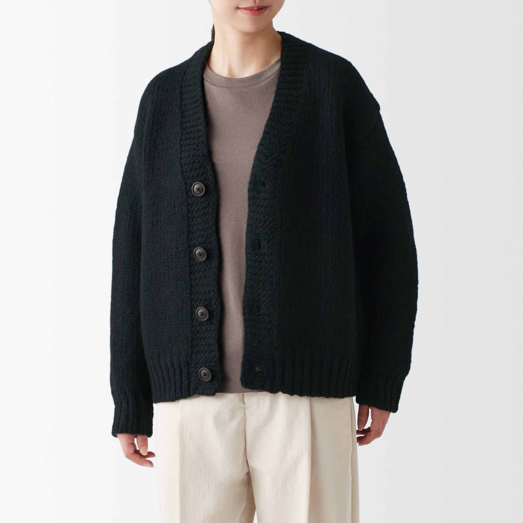 手編みニットカーディガン