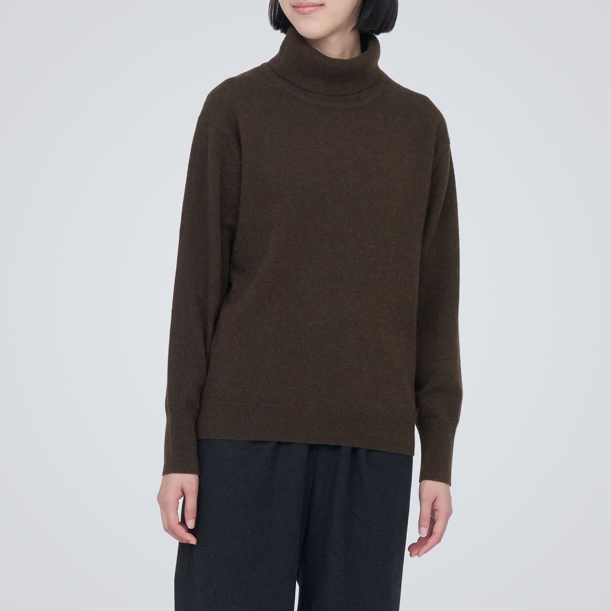 自然のまんまの色　ヤク　タートルネックセーター（数量限定）