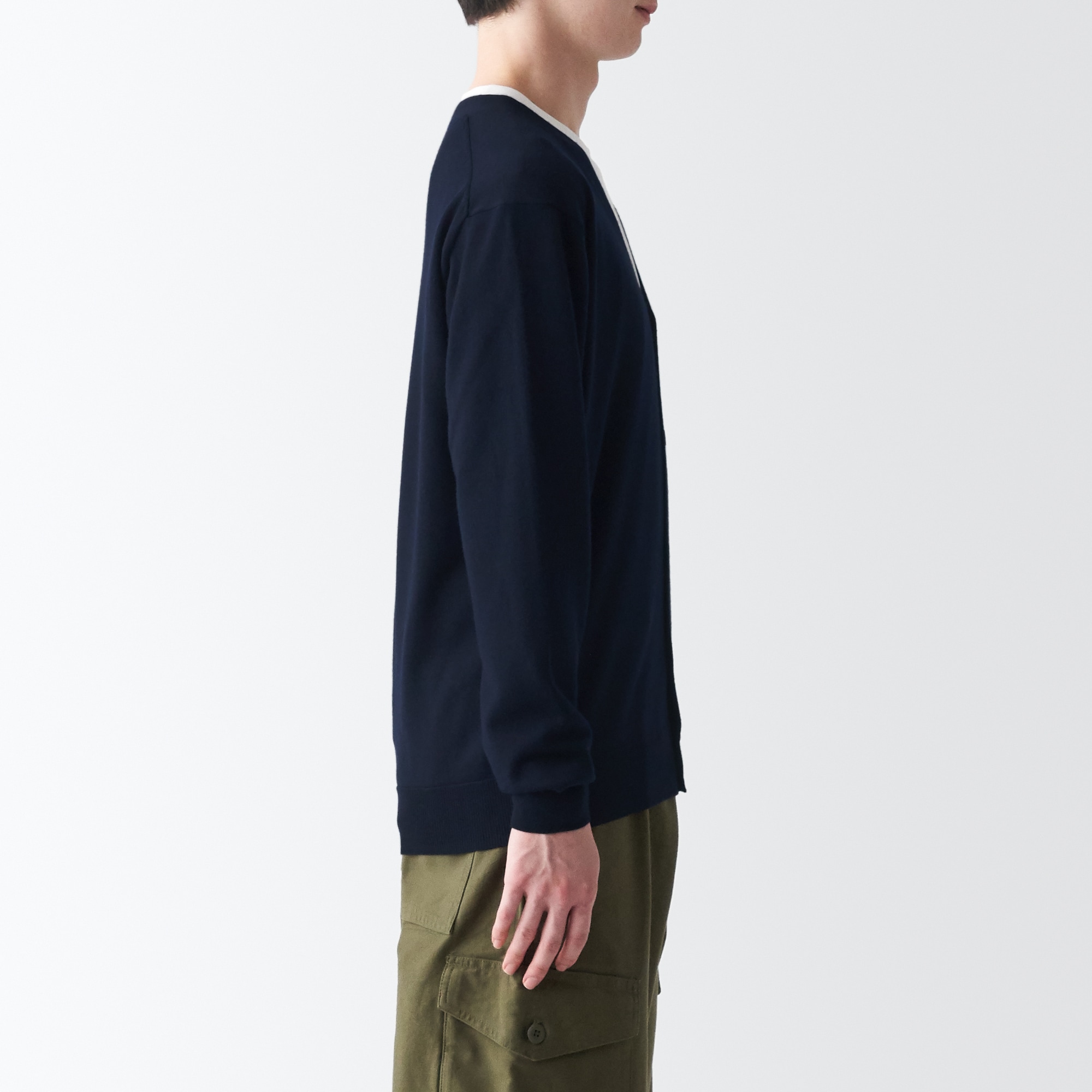 洗えるウールハイゲージＶネックカーディガン