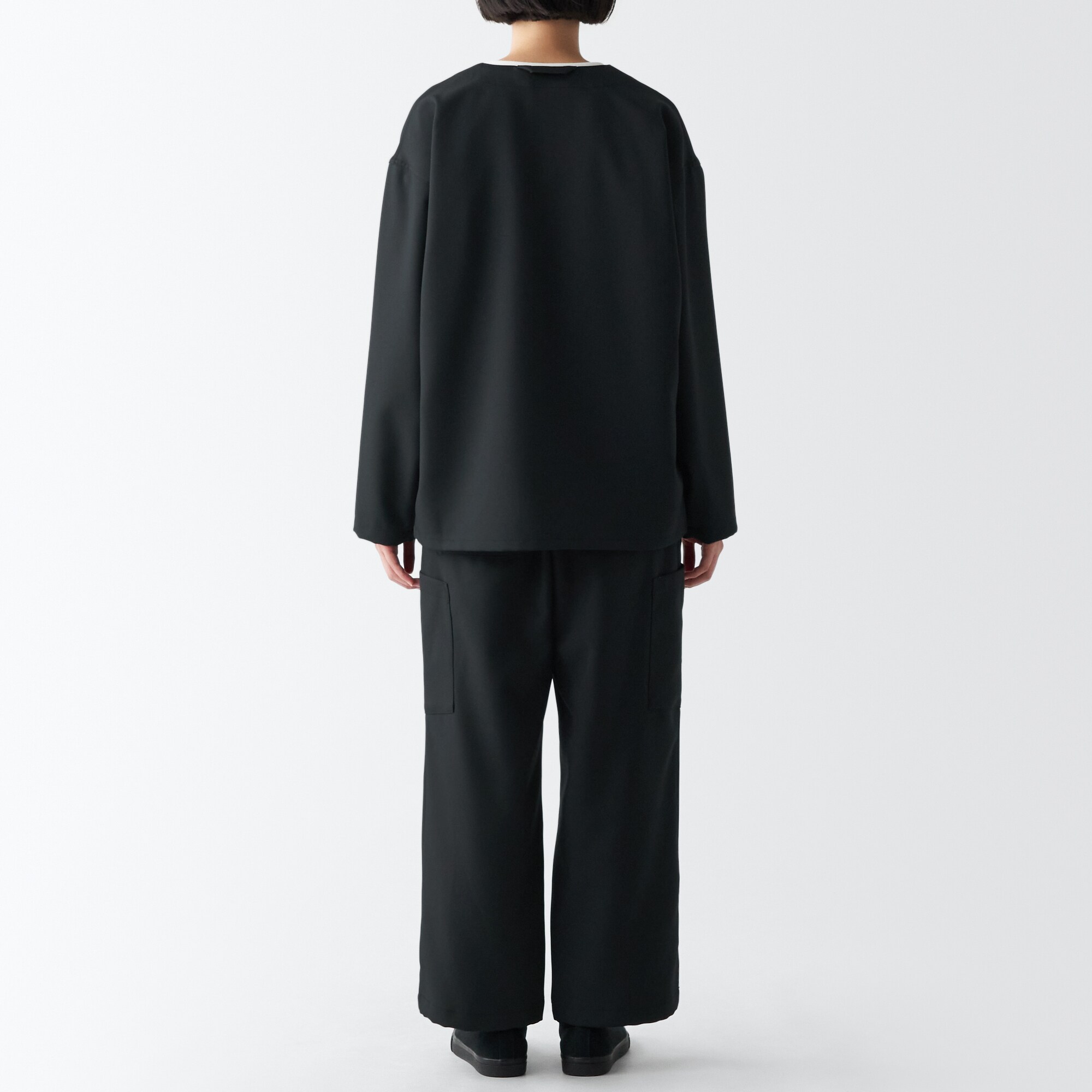 汚れが落ちやすいカーゴパンツ