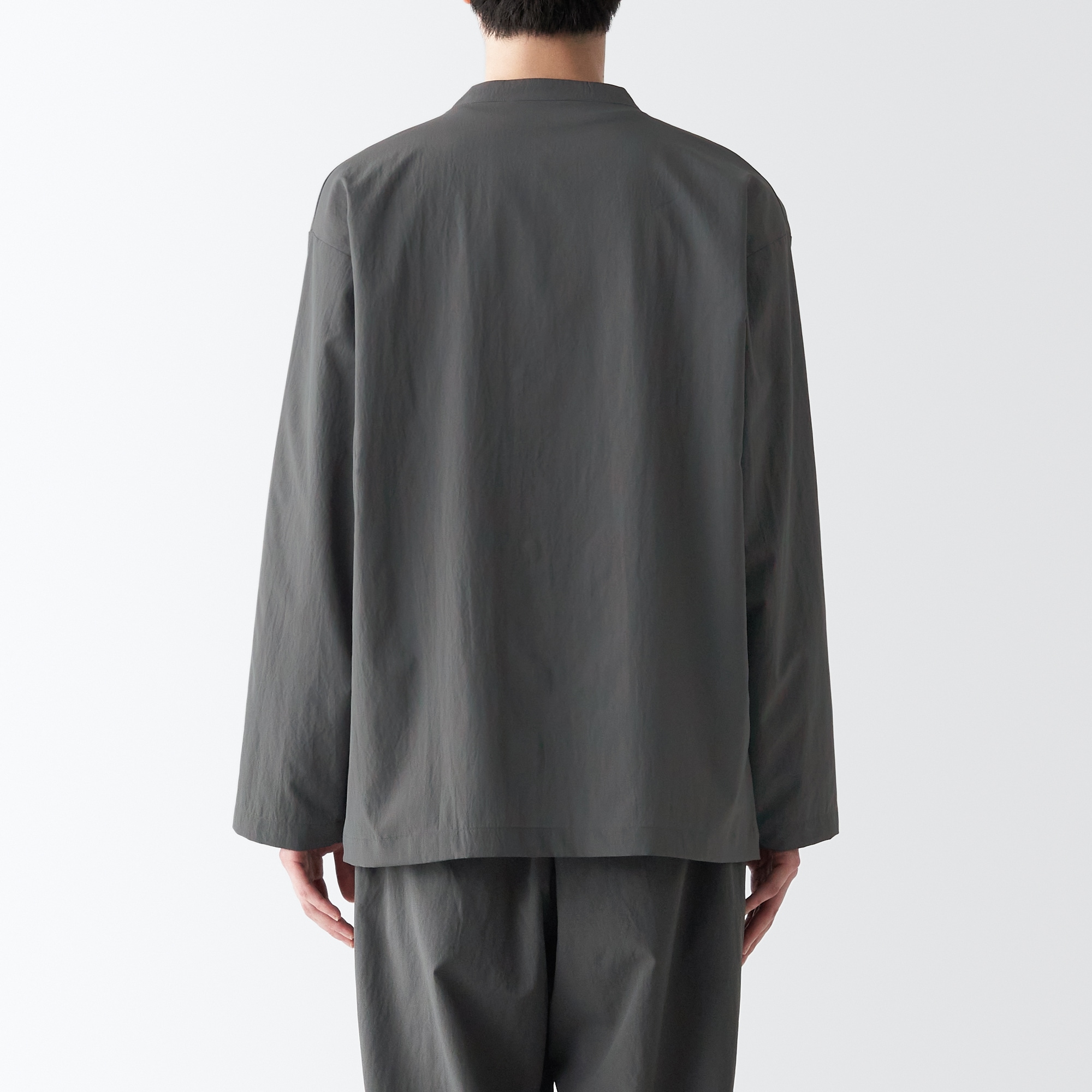 風を通すストレッチカーディガン