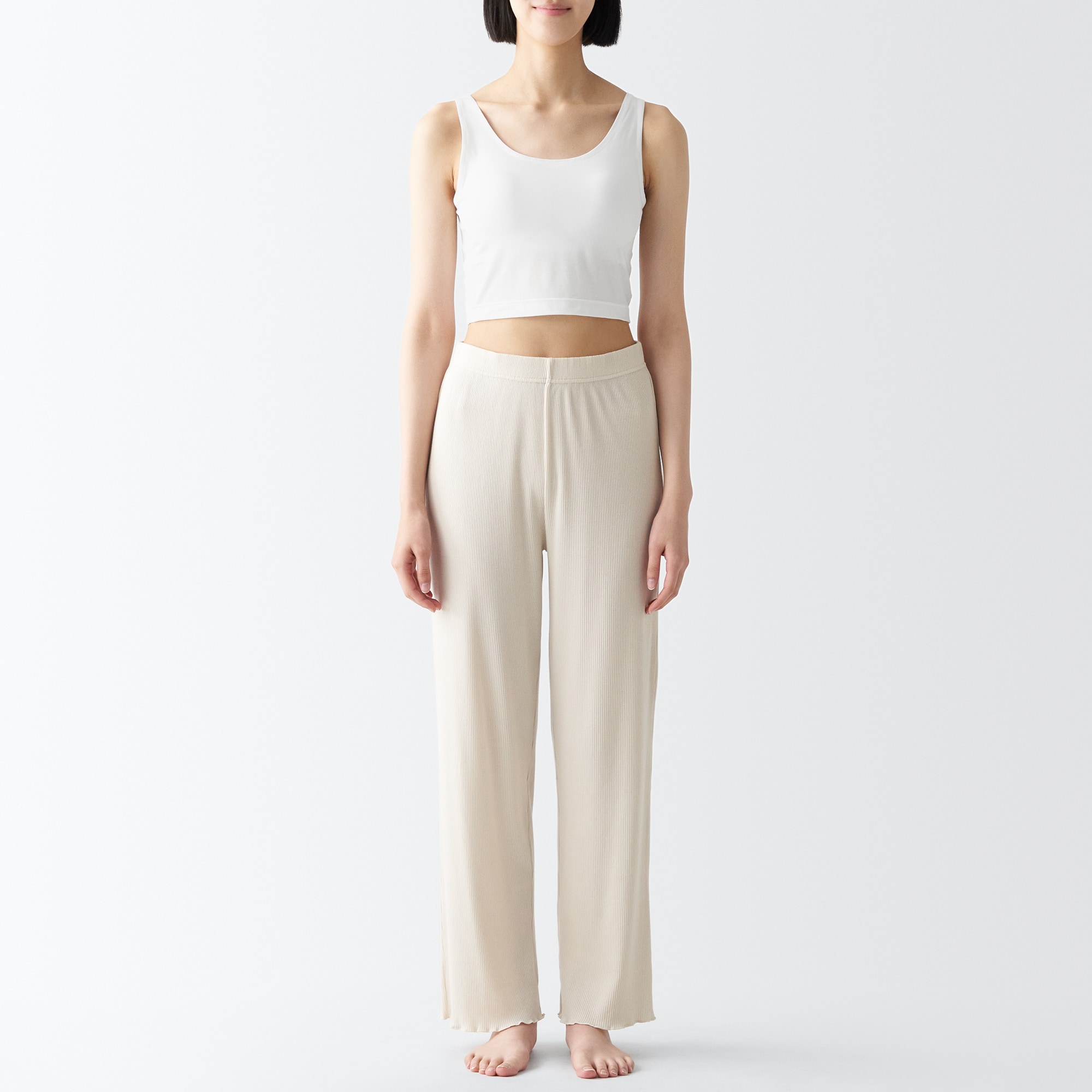 なめらかブラハーフ丈タンクトップ