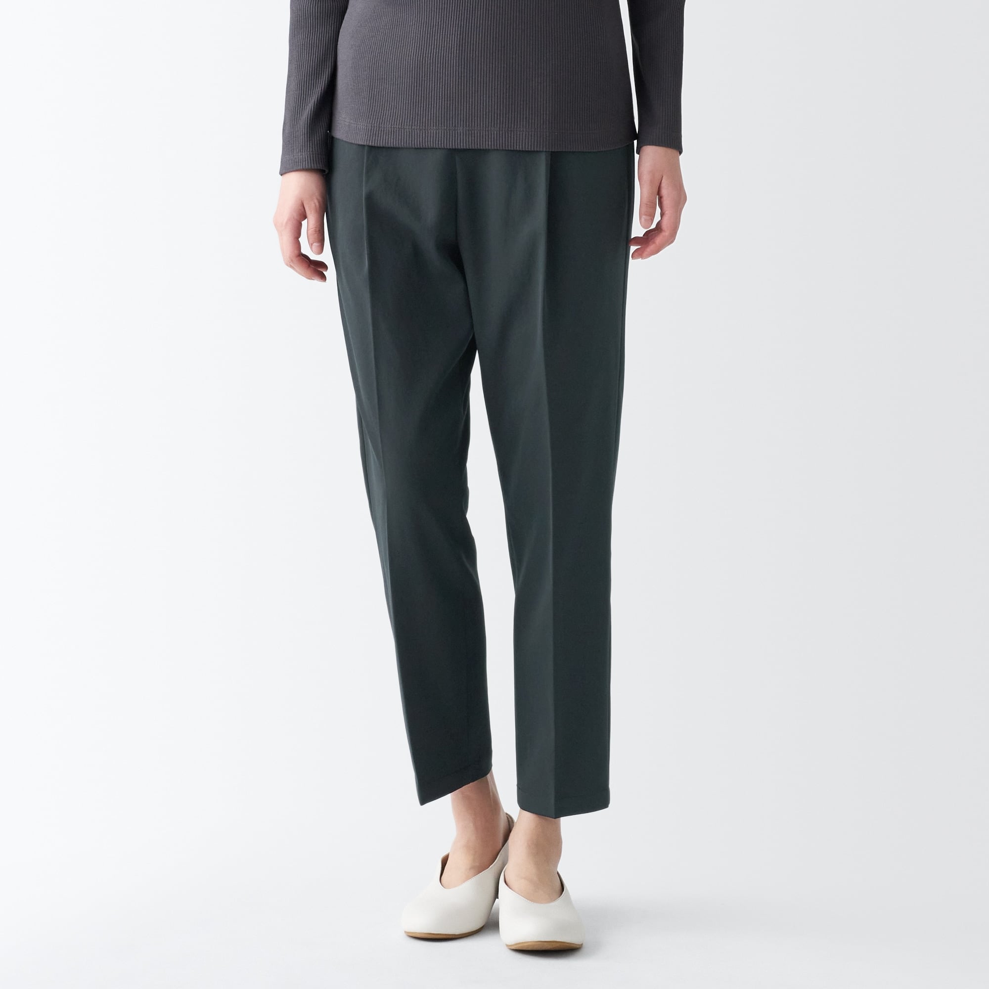 再生ポリエステルテーパードパンツ