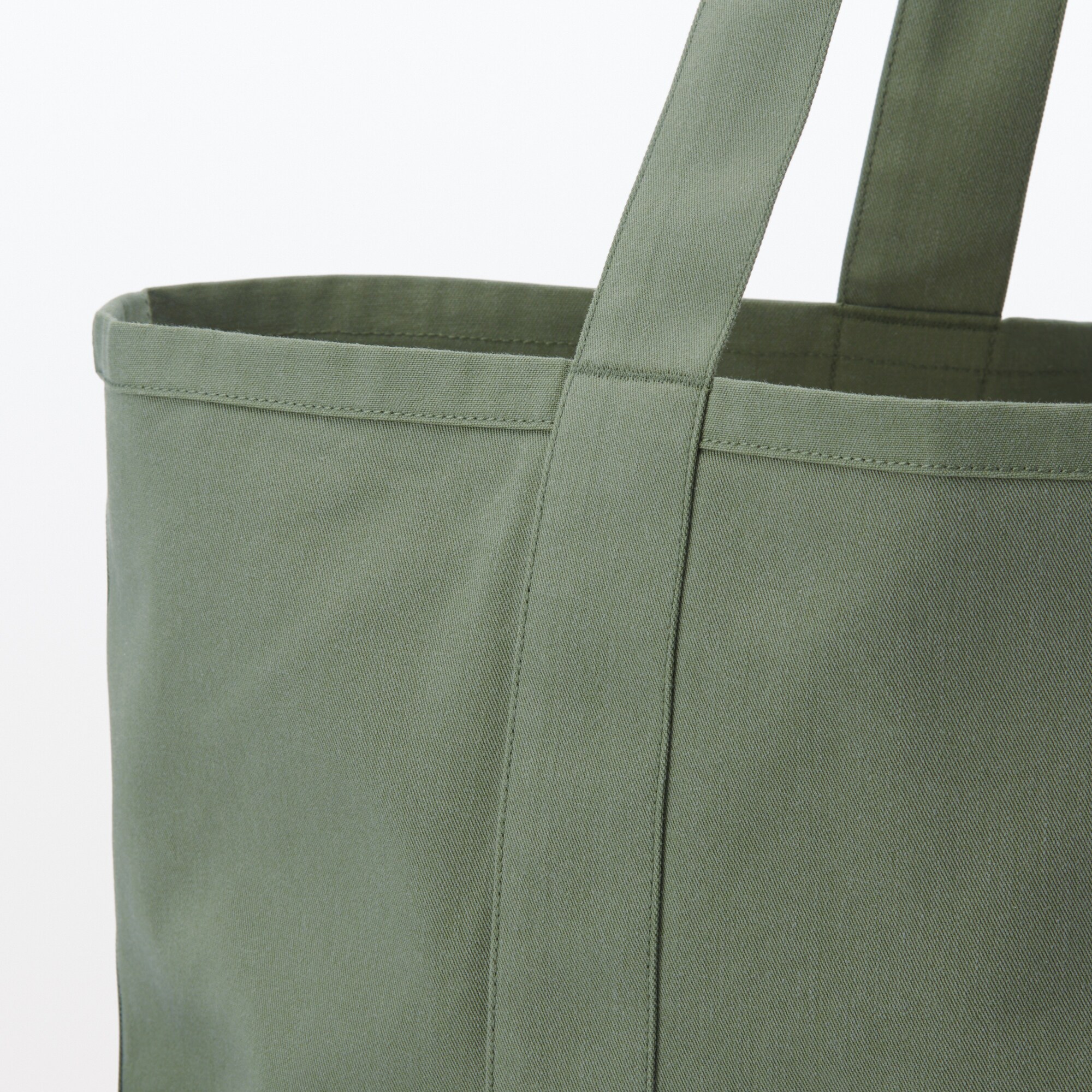 燃えにくい素材を使ったトートバッグ