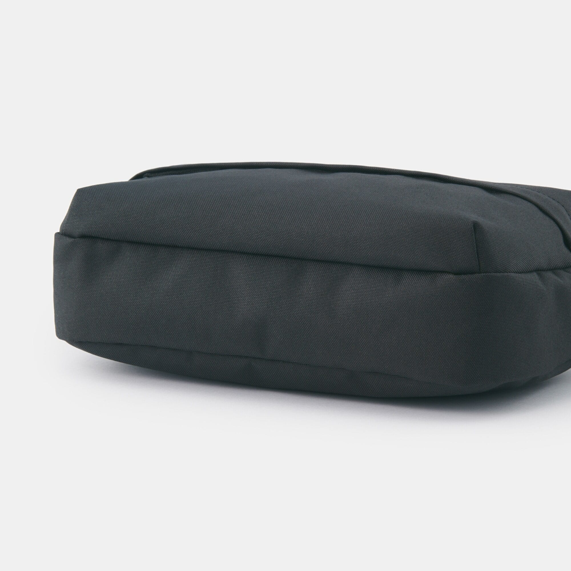 ウエストポーチにもなる　撥水ショルダーバッグ