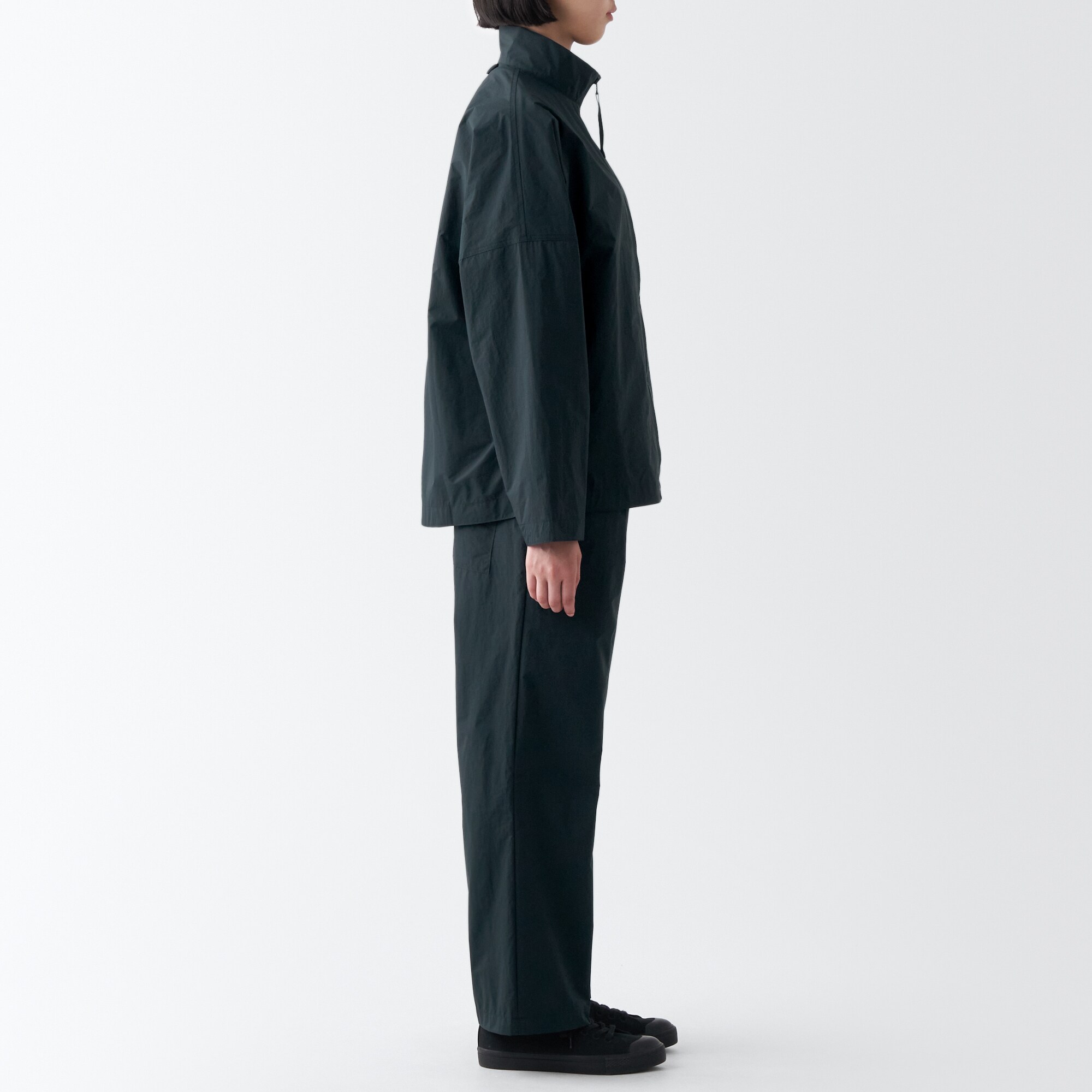 撥水防風パンツ