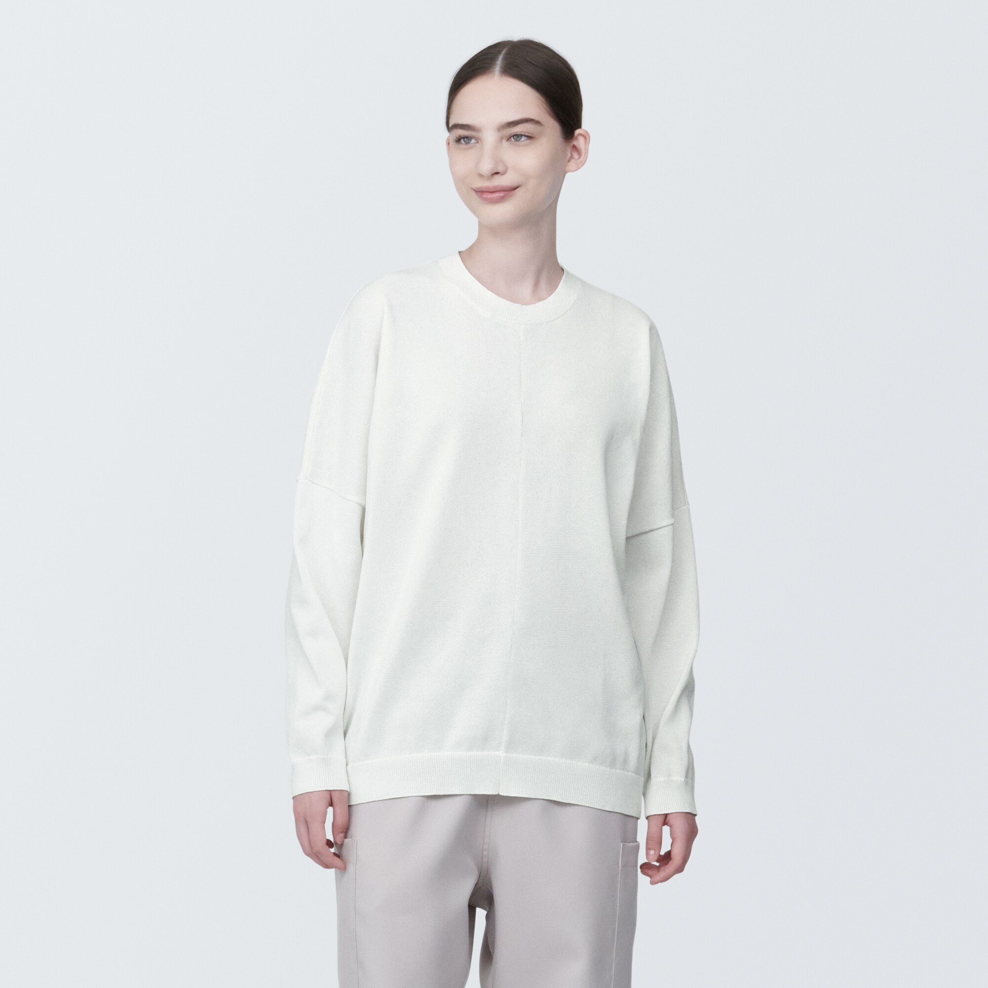 乾きやすいニットプルオーバー