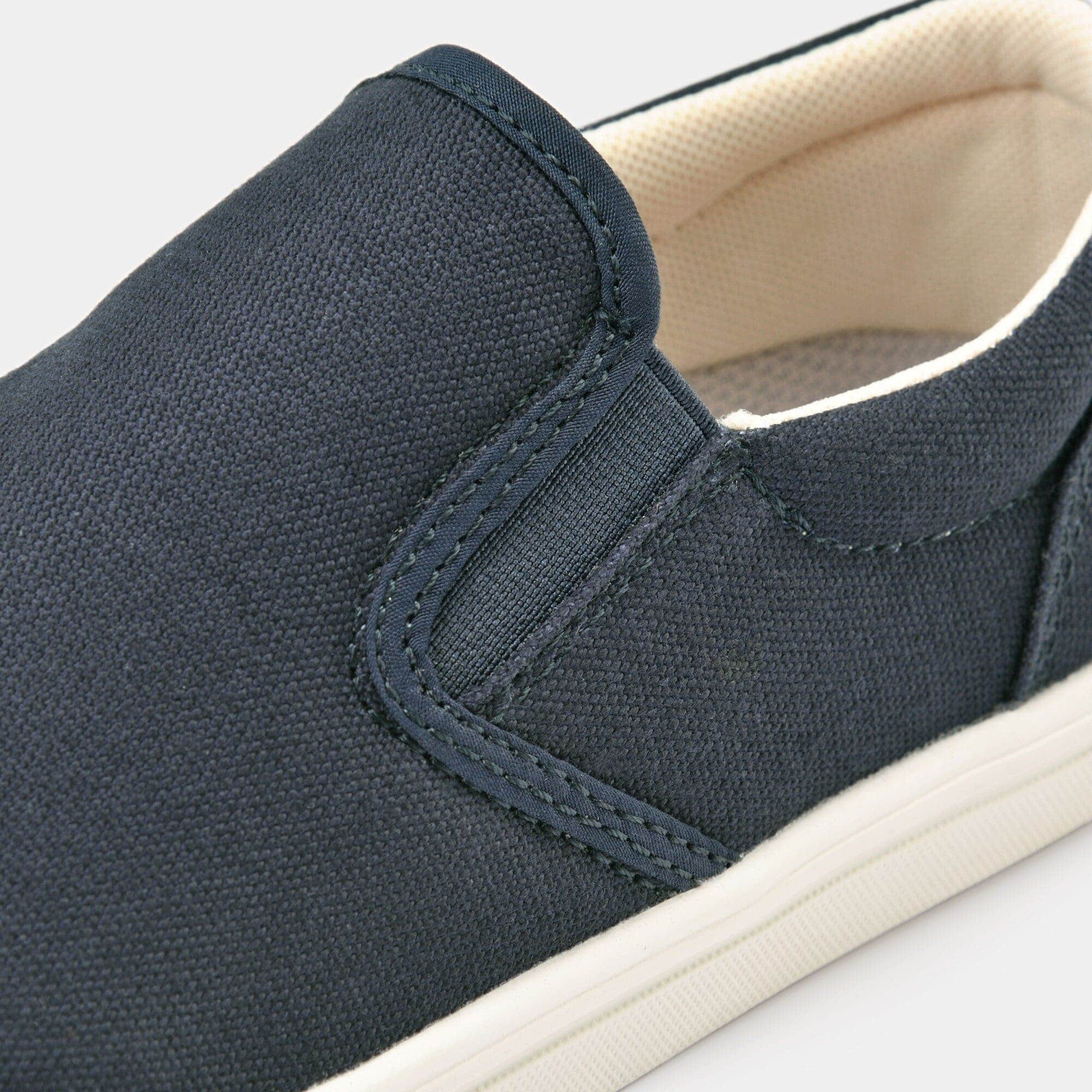 軽量　撥水　スリッポンスニーカー（キッズ）