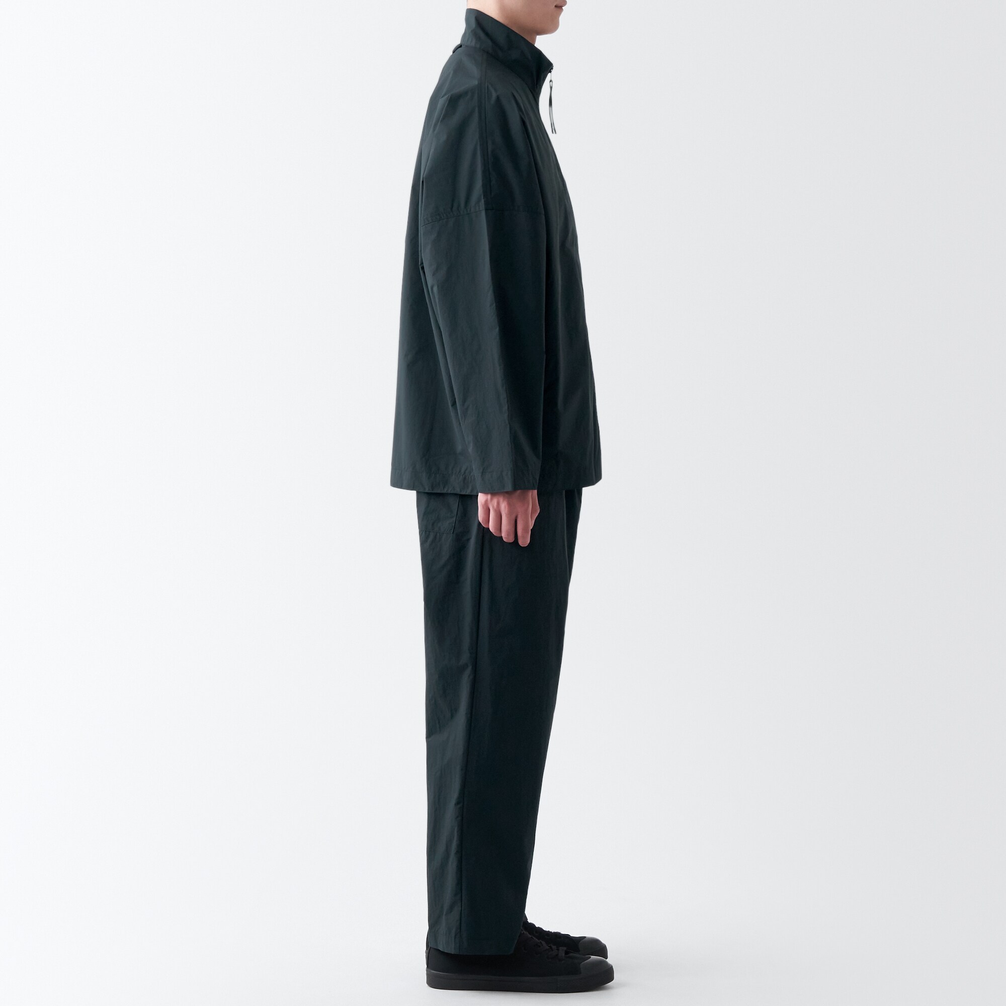 撥水防風パンツ