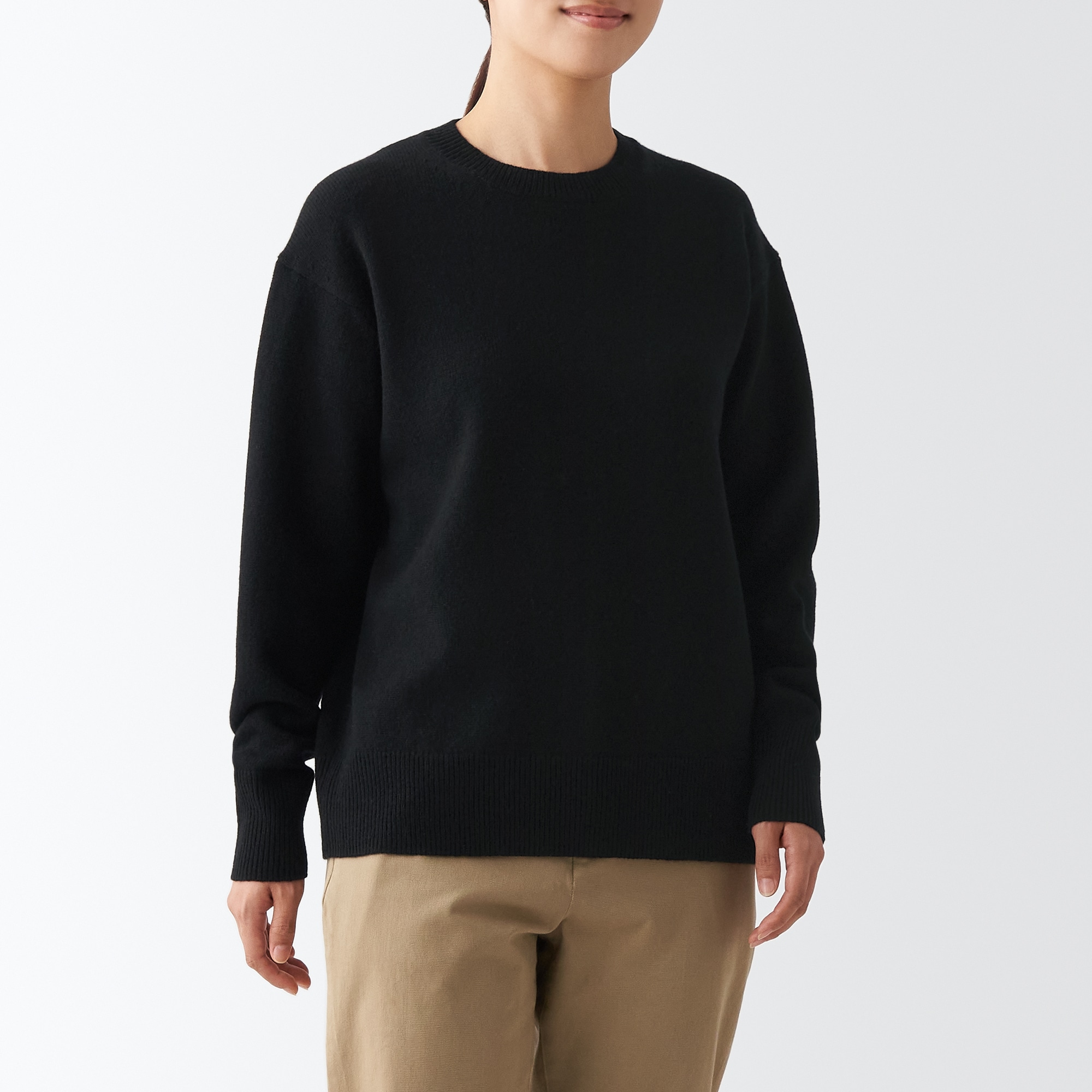 洗えるウールミドルゲージクルーネックセーター