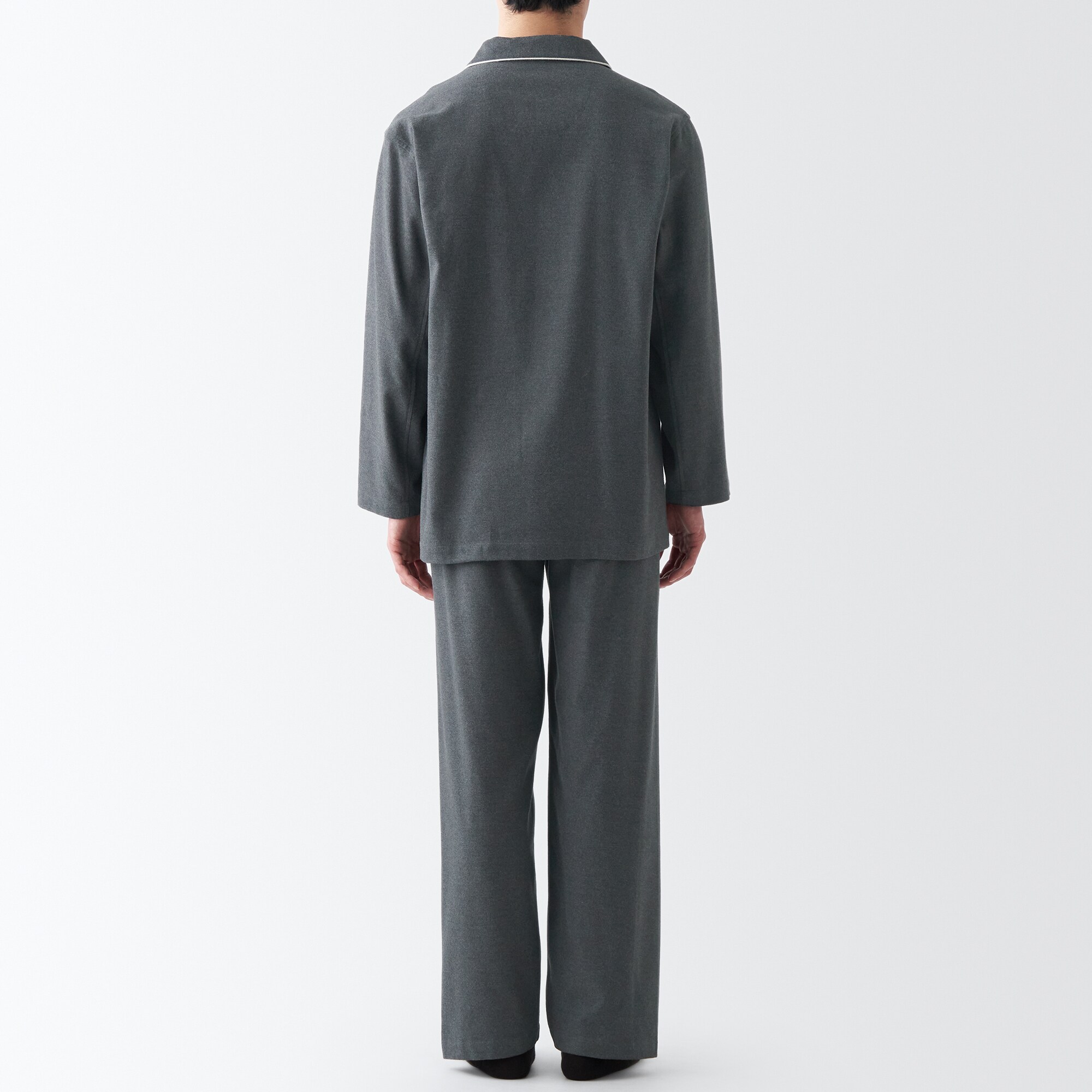 【両面起毛で温かい】脇に縫い目のない　フランネルパジャマ（新仕様：開襟・丸襟タイプ、お尻ポケットあり）