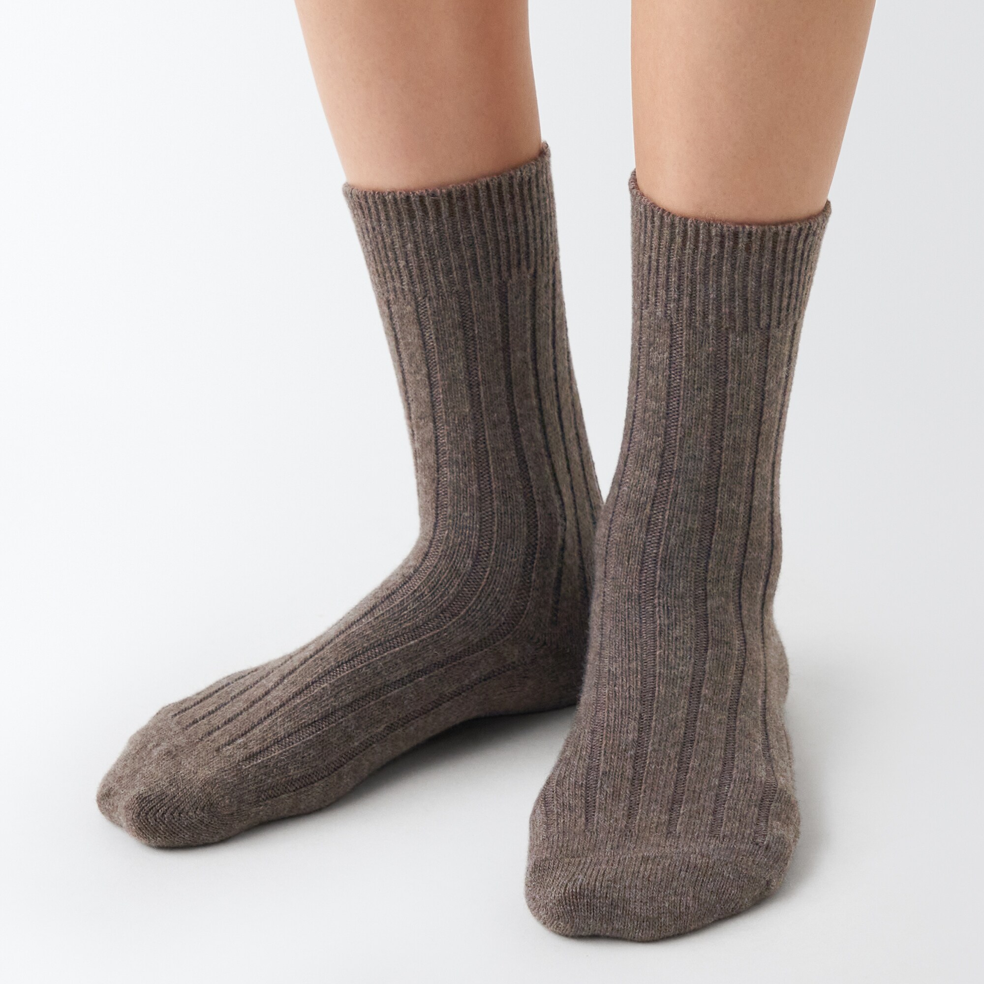 足なり直角　履き口やわらか　ヤク混　靴下（婦人）