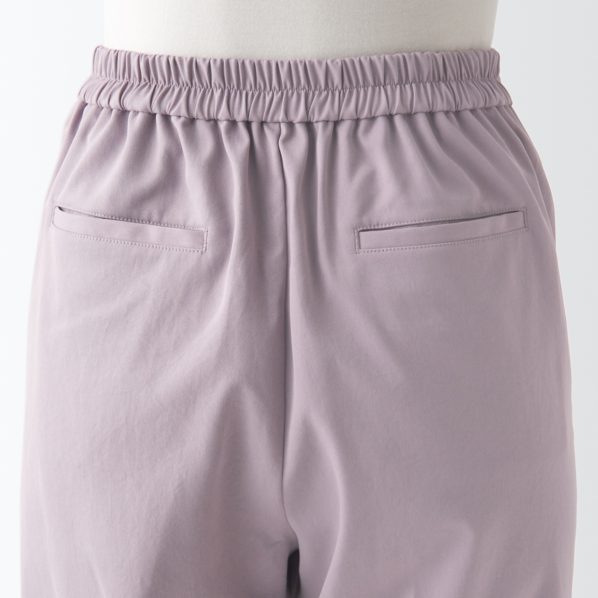 再生ポリエステルテーパードパンツ