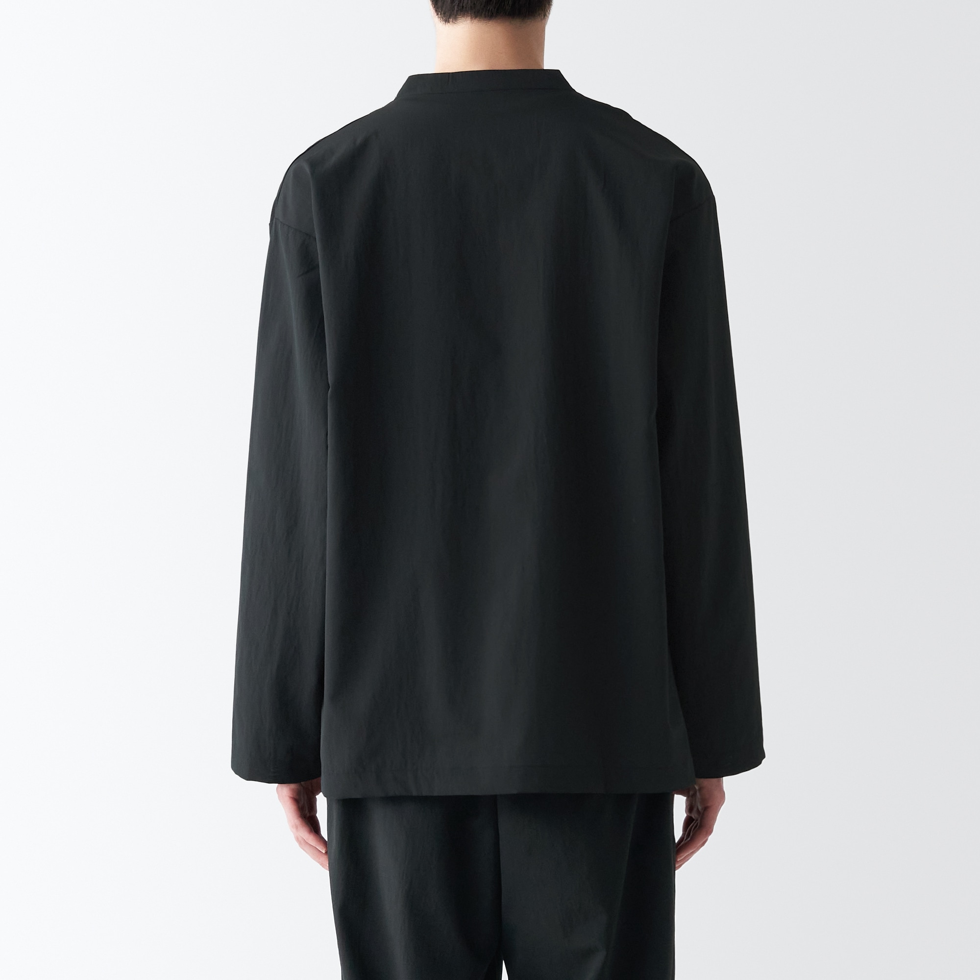 風を通すストレッチカーディガン