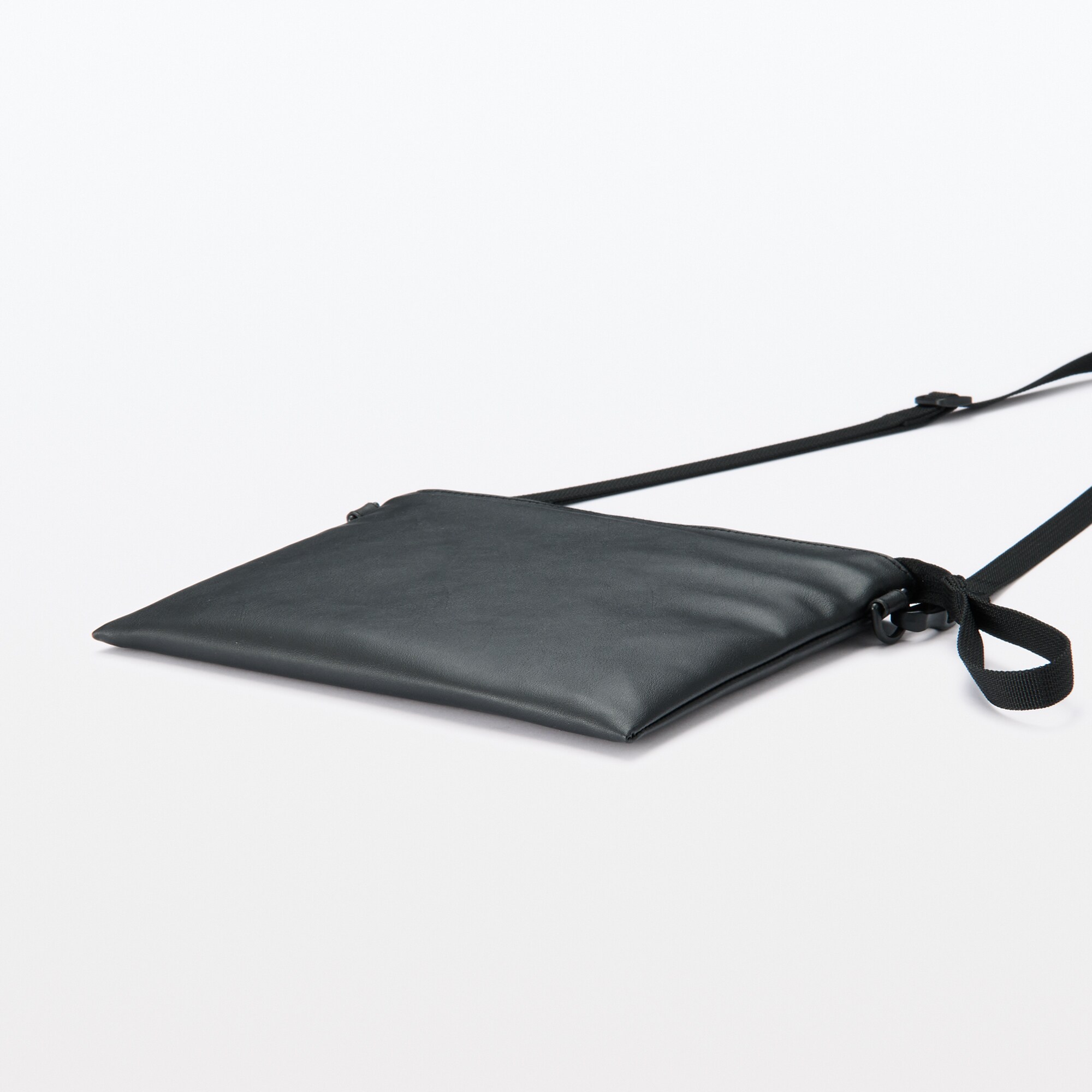 植物由来の原料を使った　サコッシュ