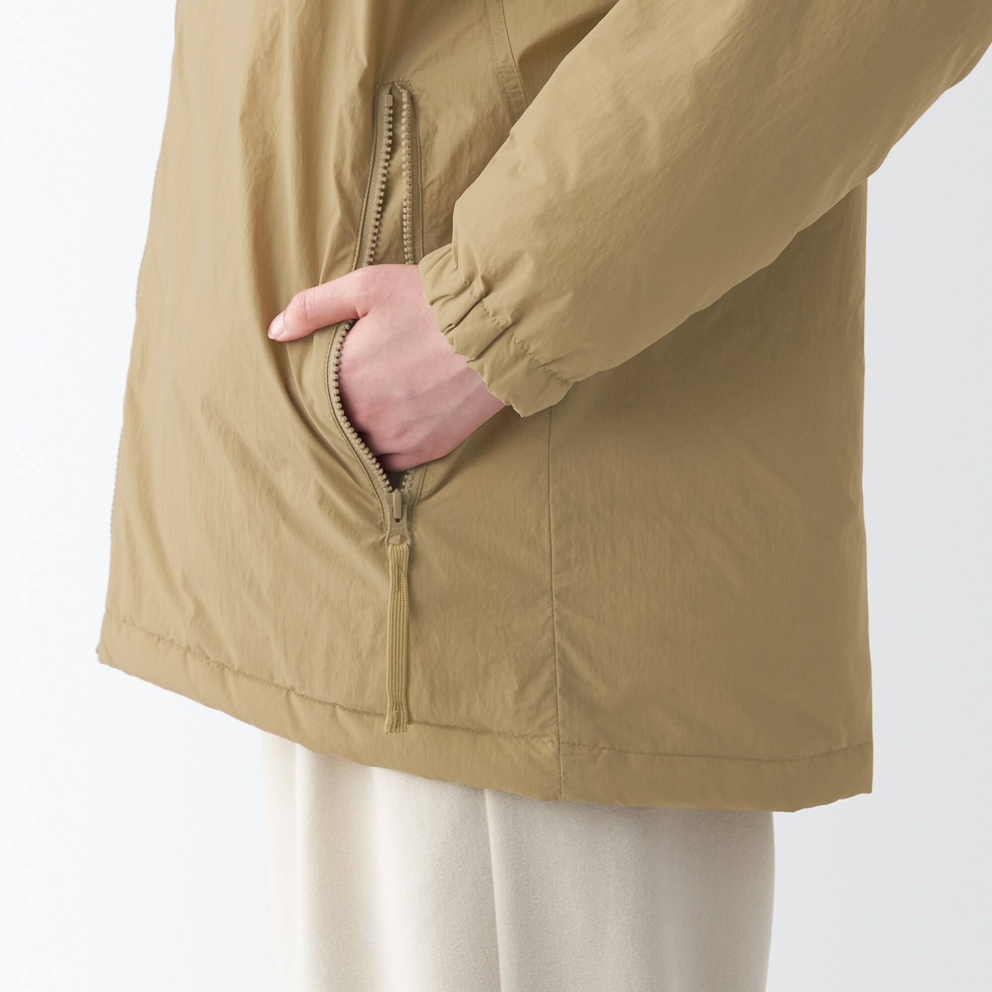 撥水フード付きダウンジャケット