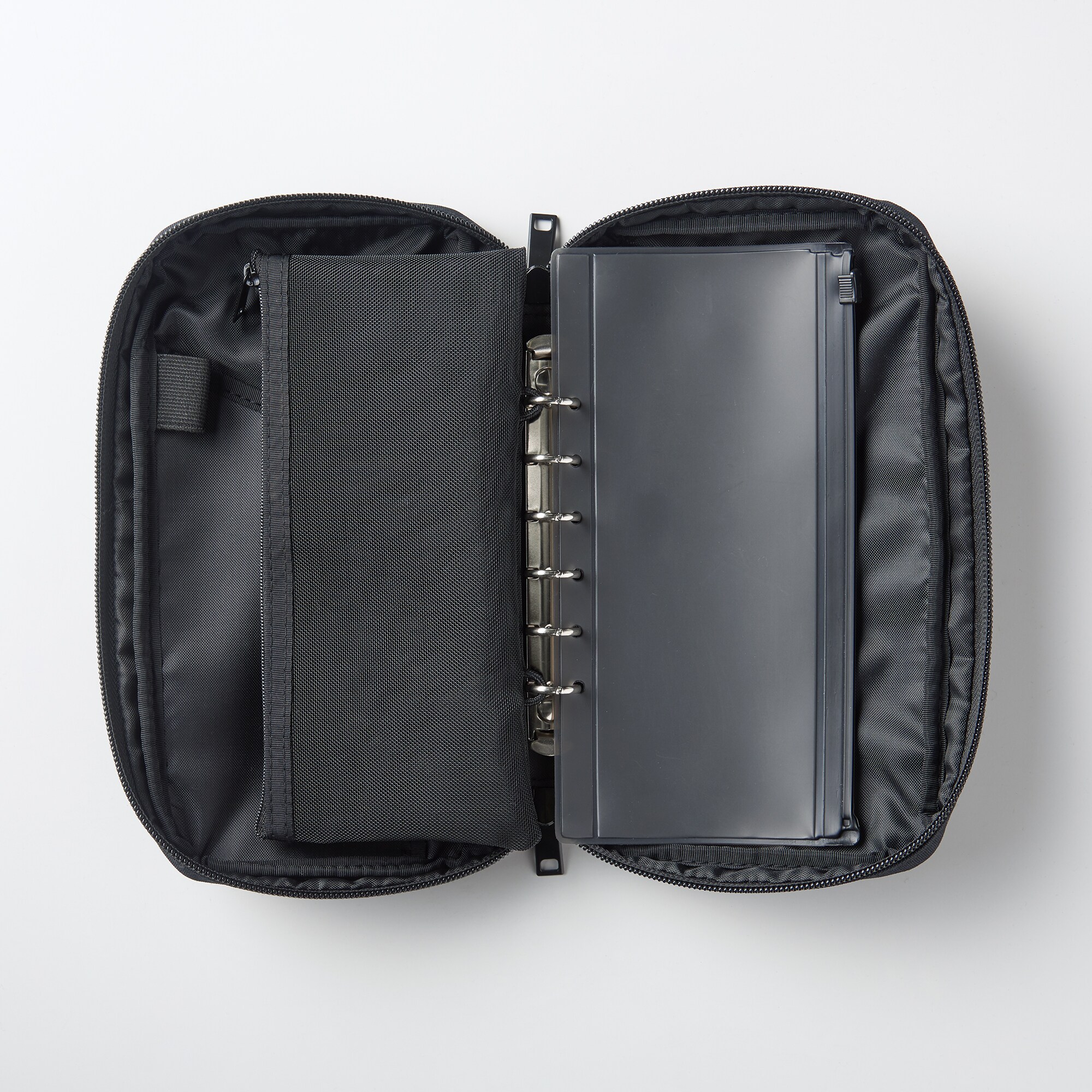 パスポートケース用リフィル　クリアポケット　黒／３枚入／約２０×１０ｃｍ