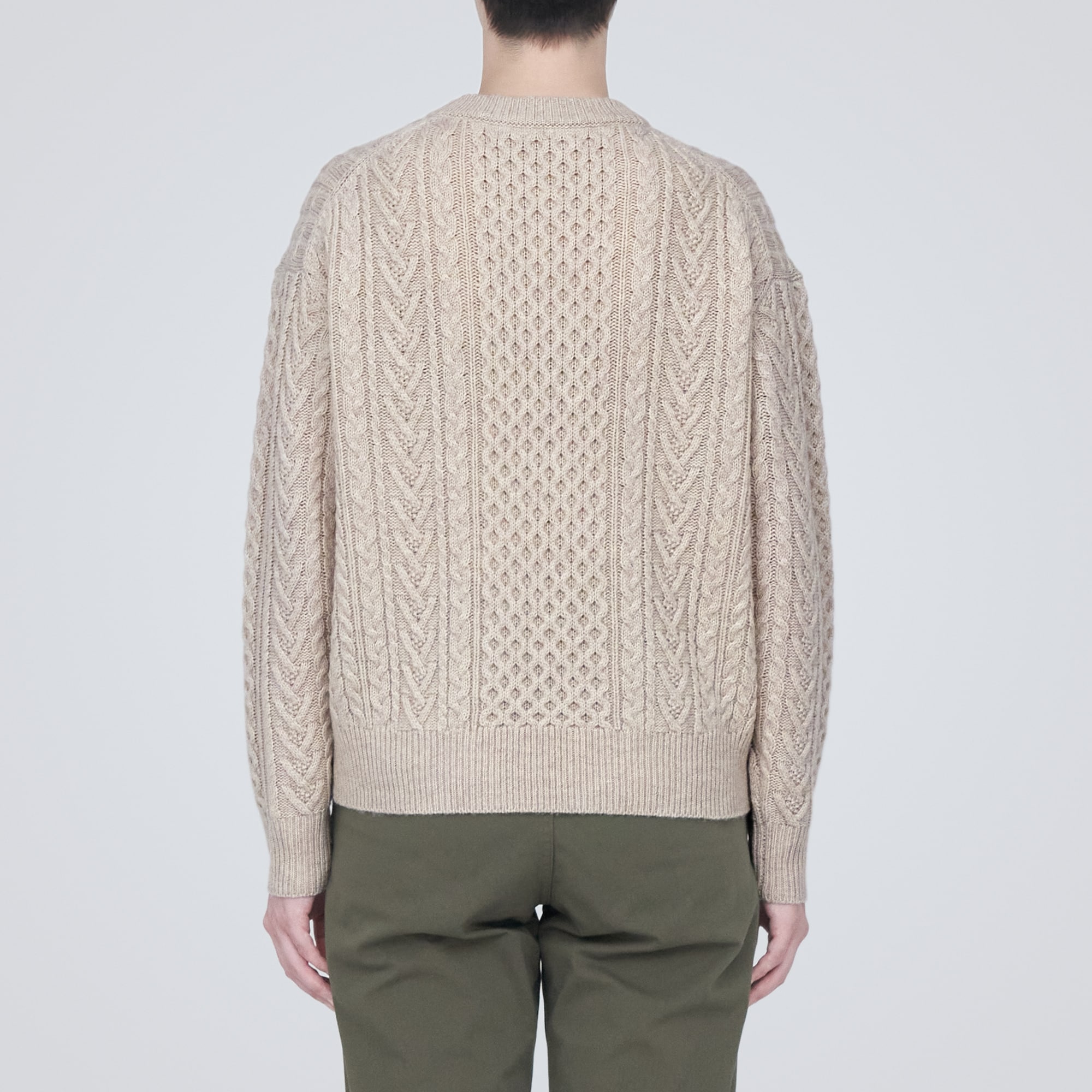 メリノウールケーブル柄クルーネックセーター