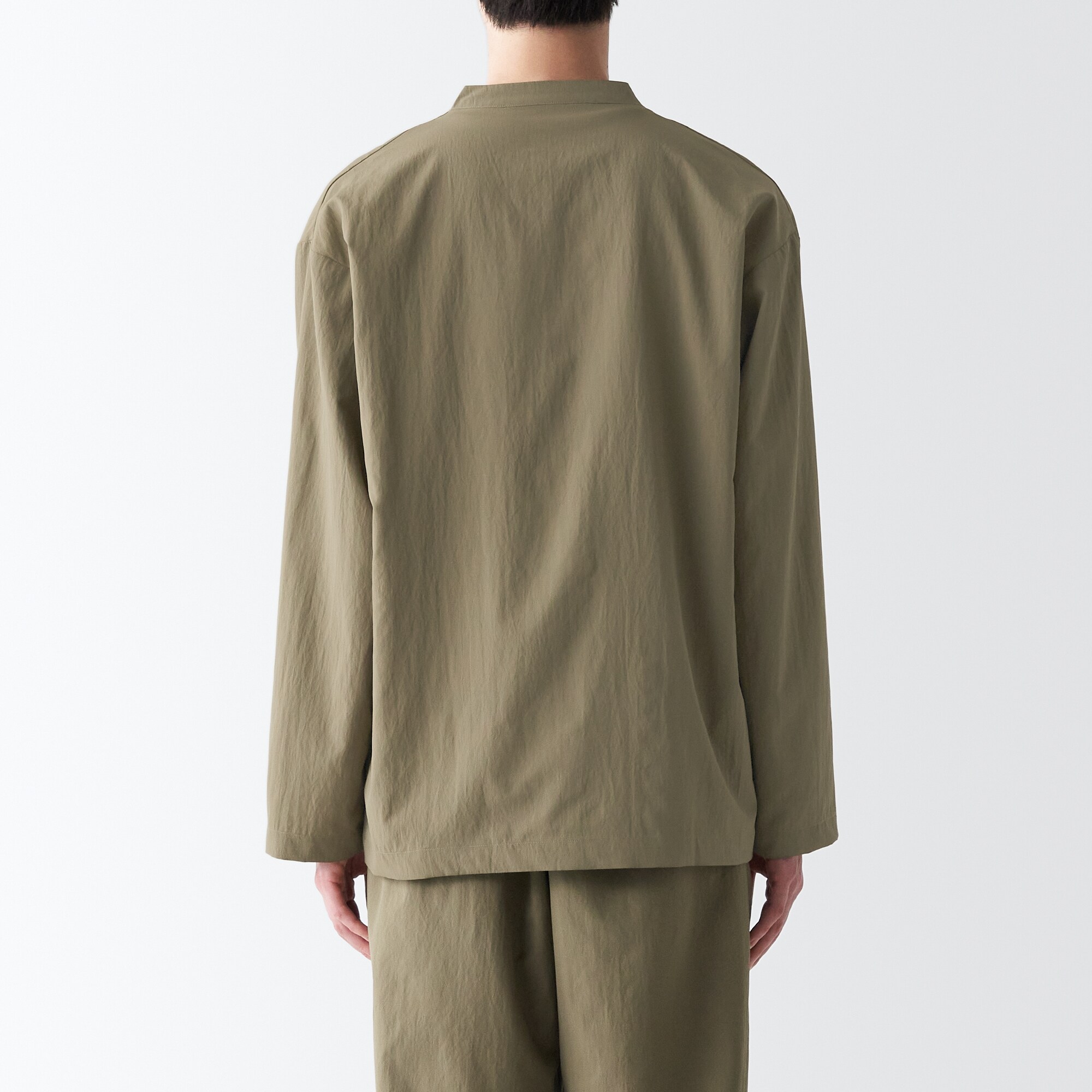 風を通すストレッチカーディガン