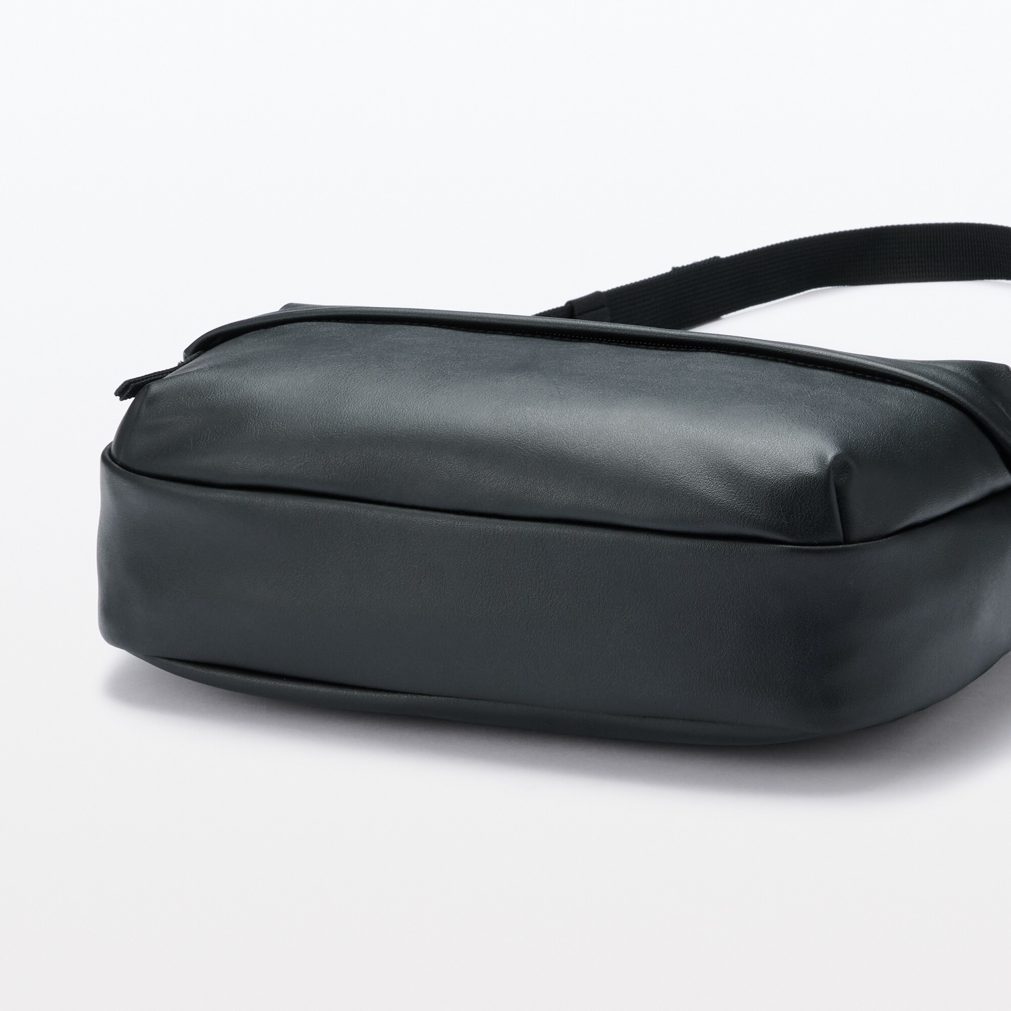 植物由来の原料を使った　ショルダーバッグ